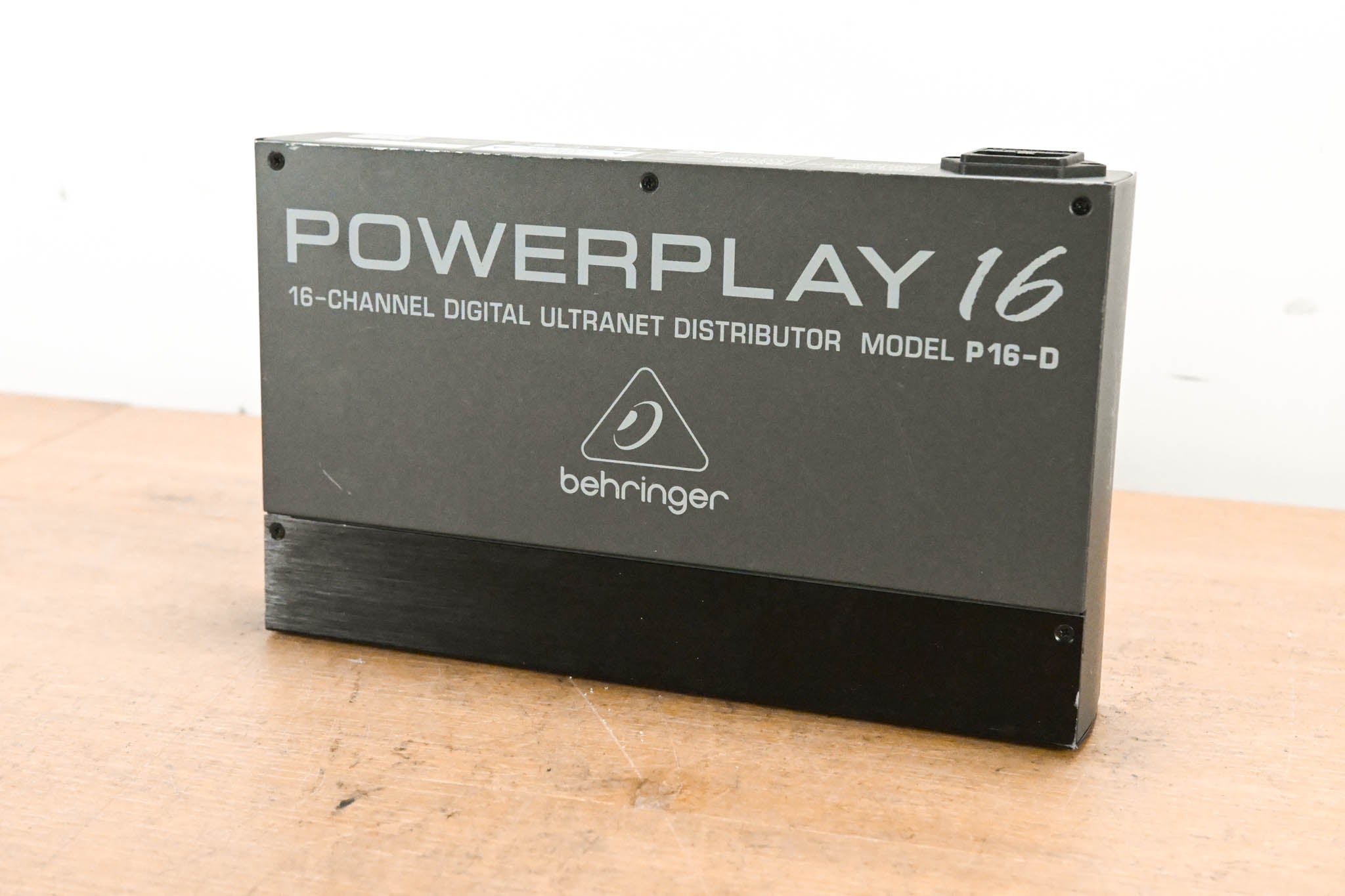 Behringer Powerplay P16-D 16-Channel Distribution Module
