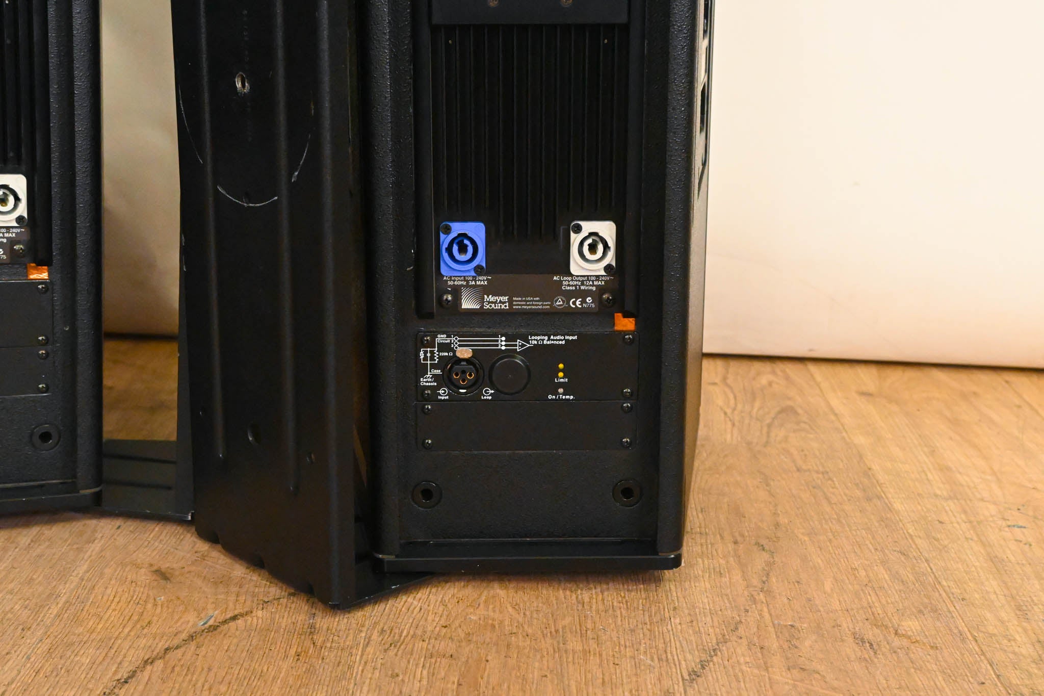 Meyer Sound UPJ-1P Compact VariO Loudspeaker (PAIR)