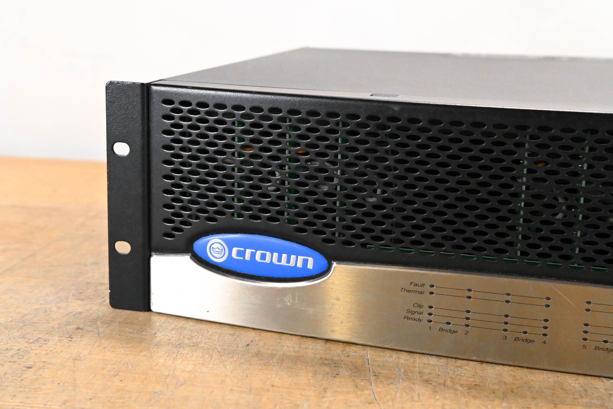 Crown CTs 8200 200W 8-Channel Power Amplifier