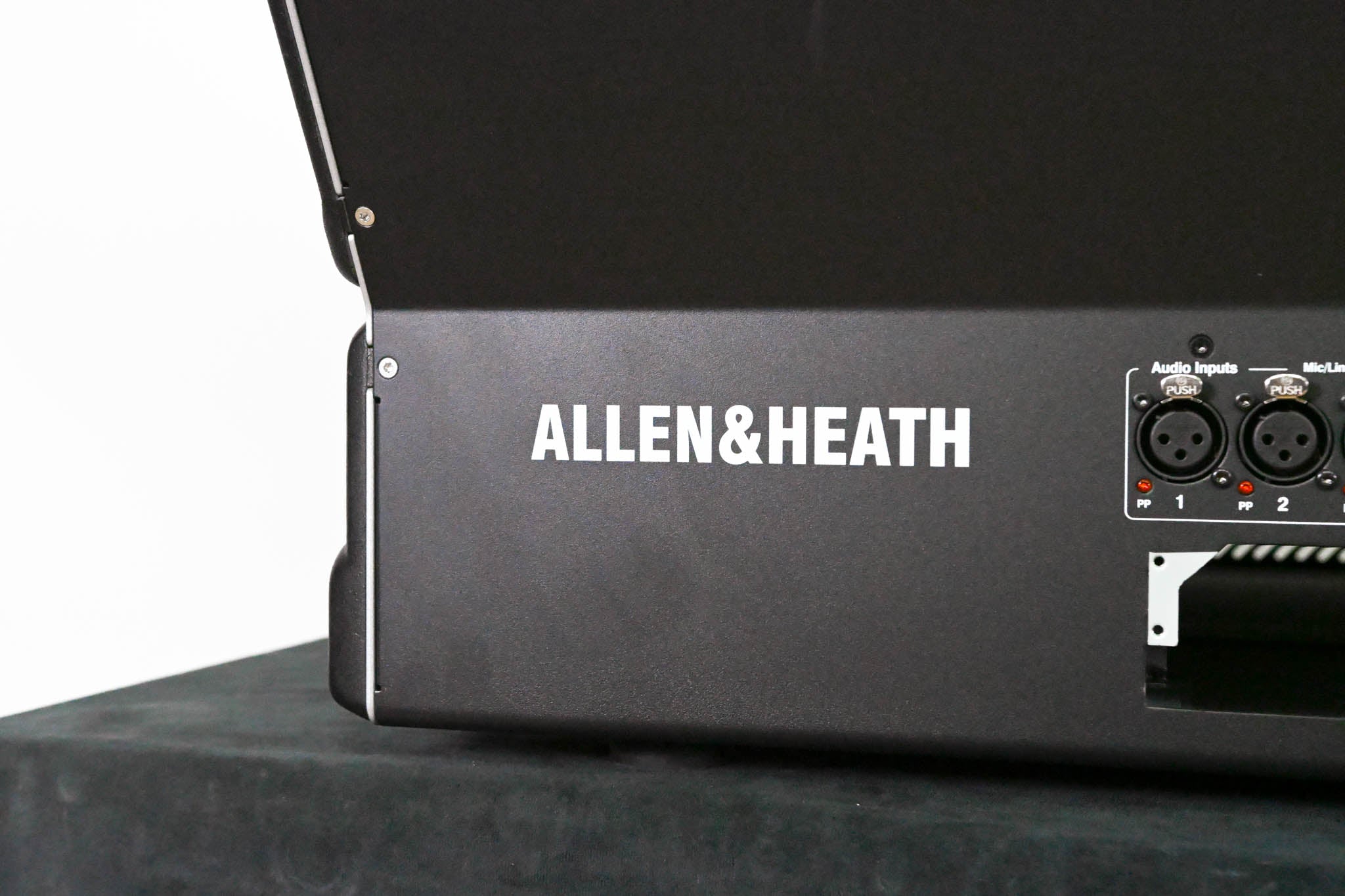 Allen & Heath dLive C3500 Control Surface w/ CDM48 48-in/24-out MixRack