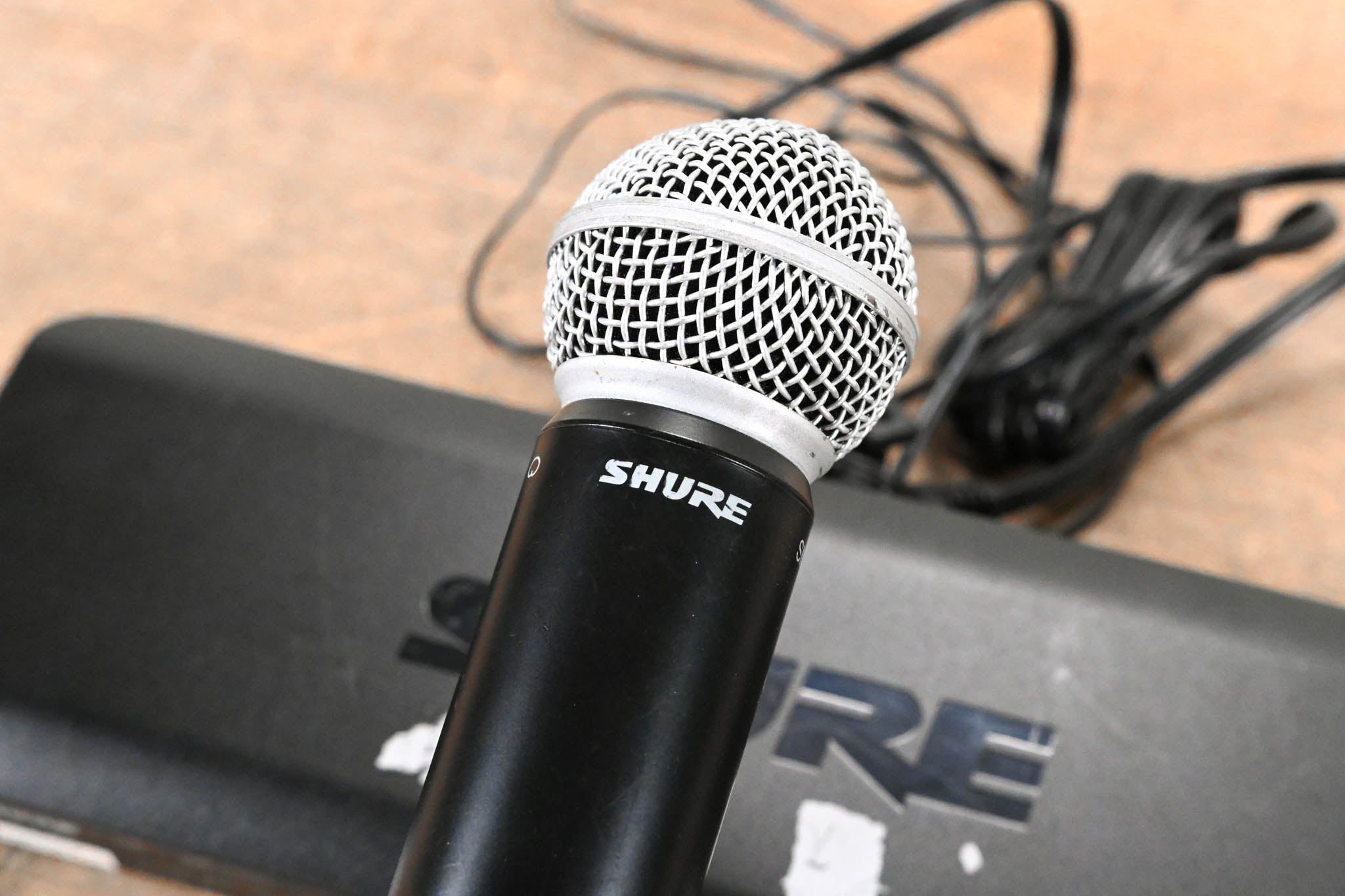 Shure BLX1288/SM58 Wireless Guitar Combo System with SM58 - J10 Band