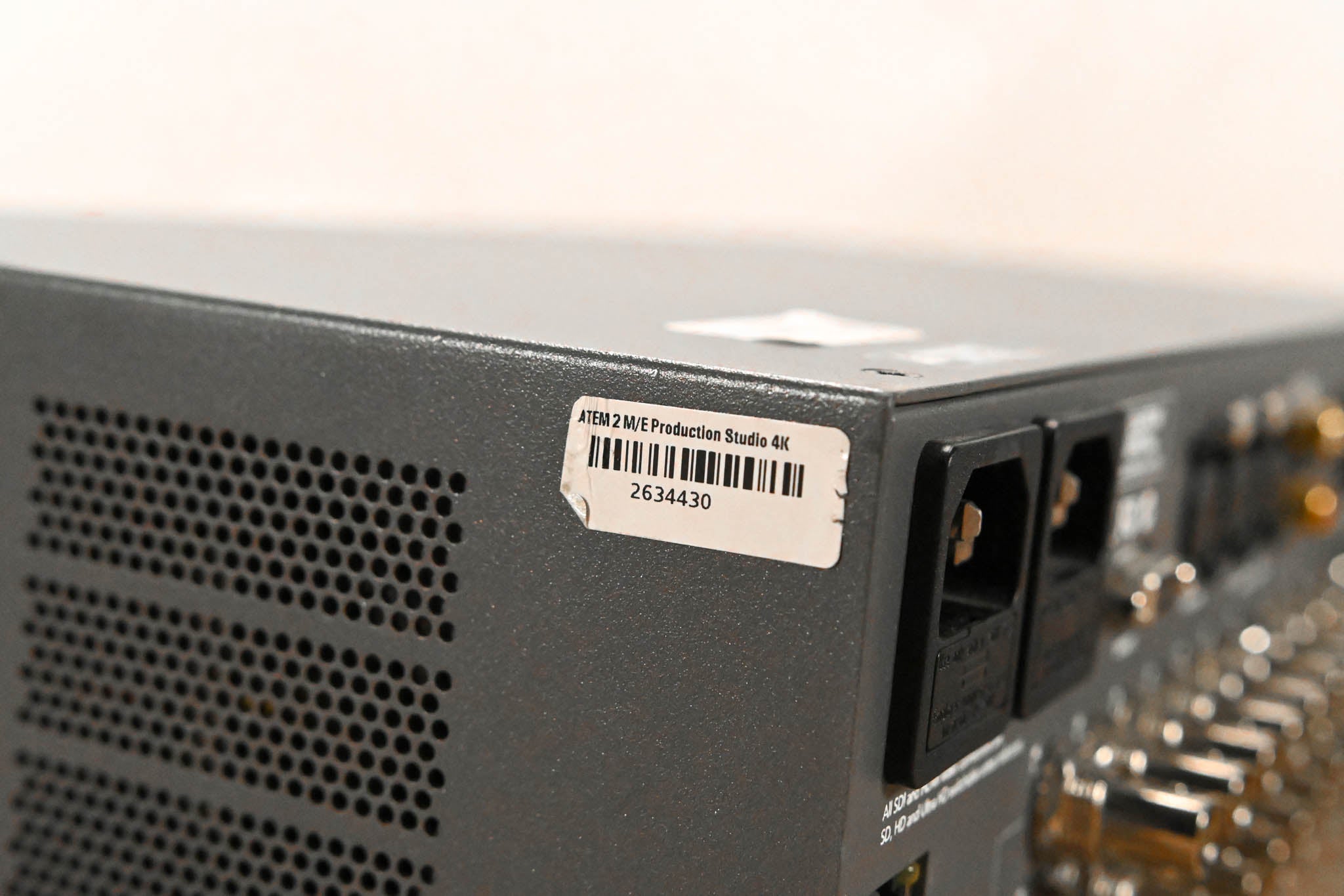 Blackmagic Design ATEM 2 M/E Production Studio 4K