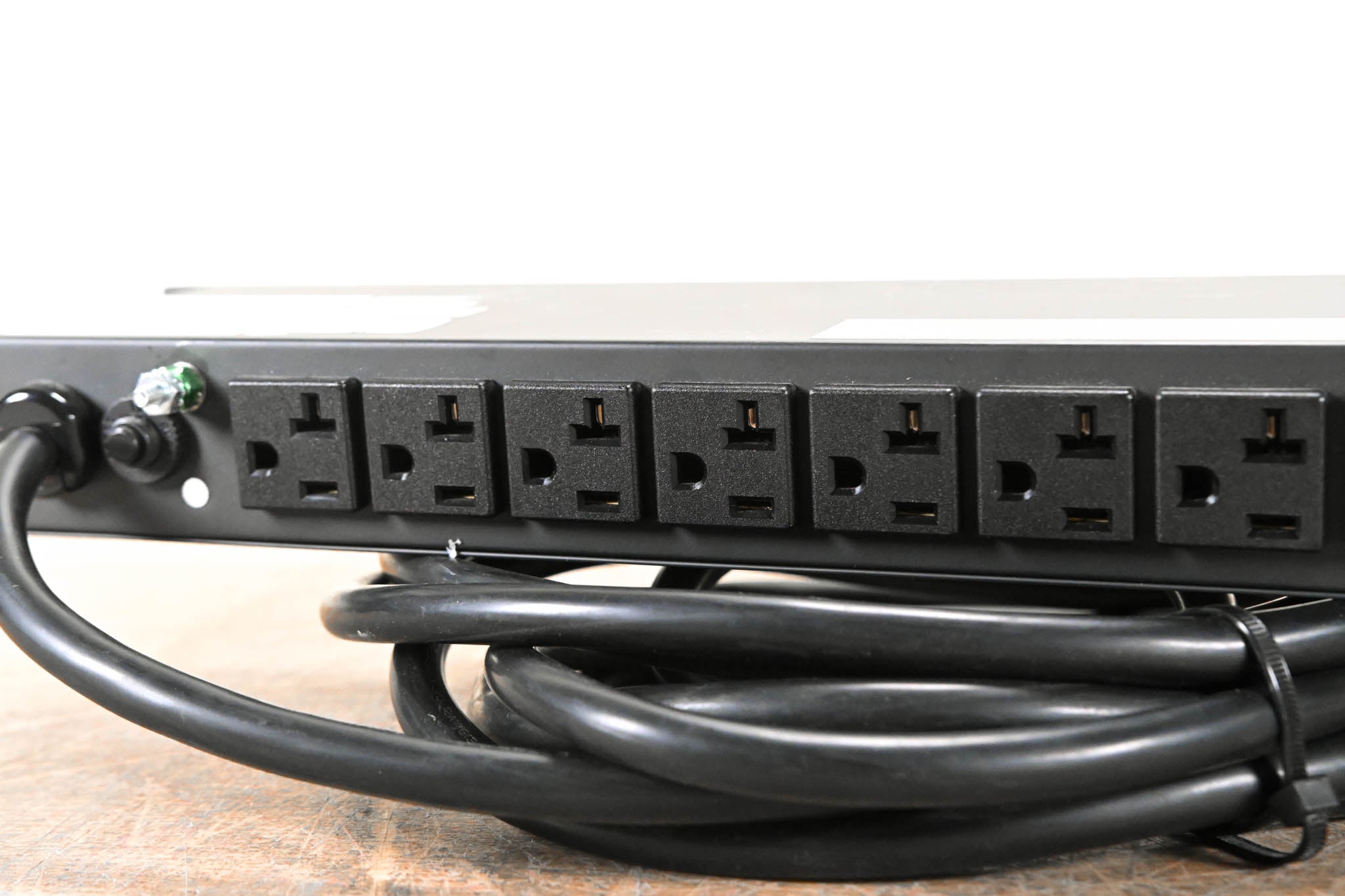 Tripp Lite PDUMH20 20A, 12-Outlet 2.4kW Single-Phase Local Metered PDU