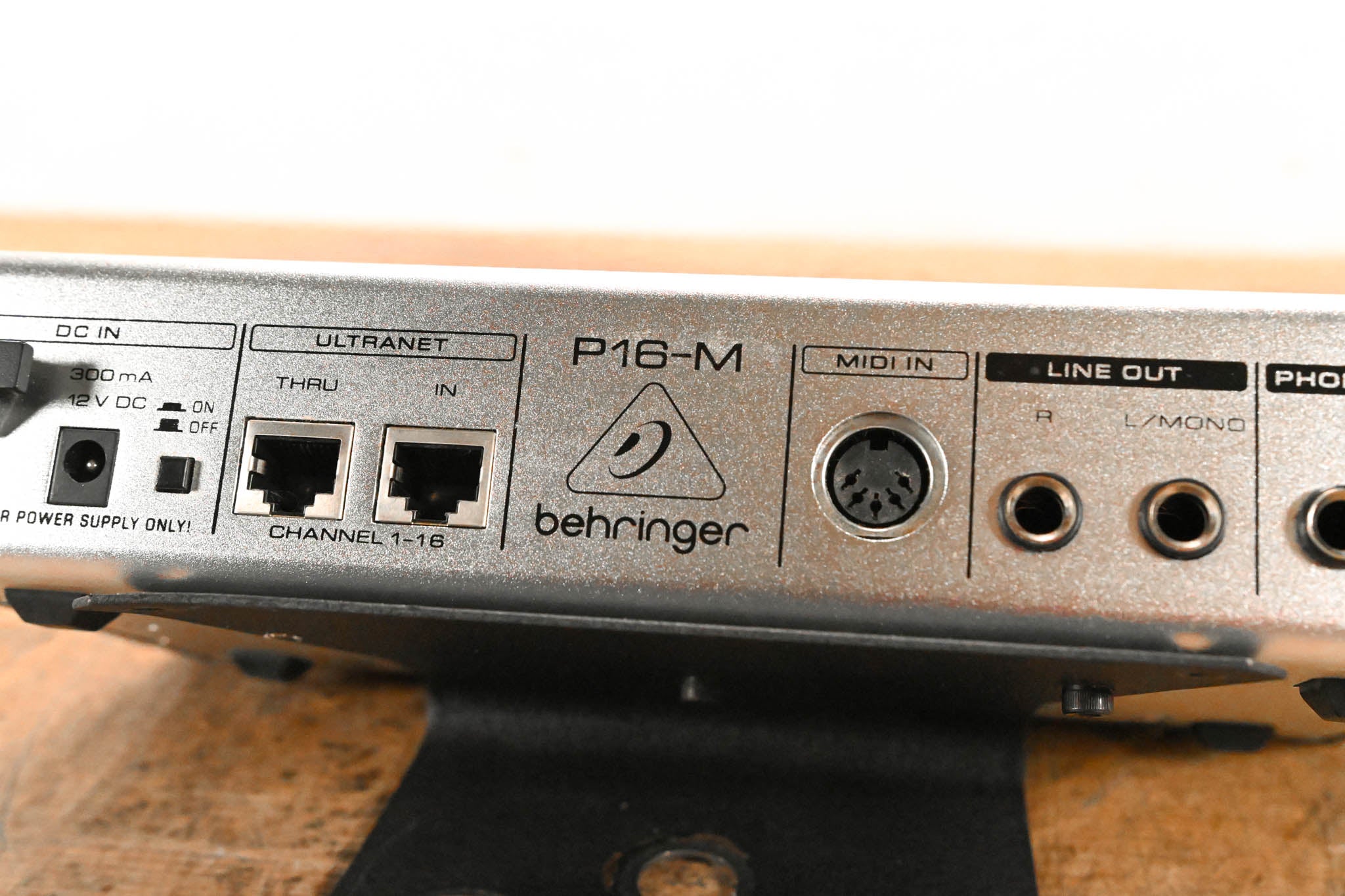Behringer Powerplay P16-M 16-Channel Digital Personal Mixer