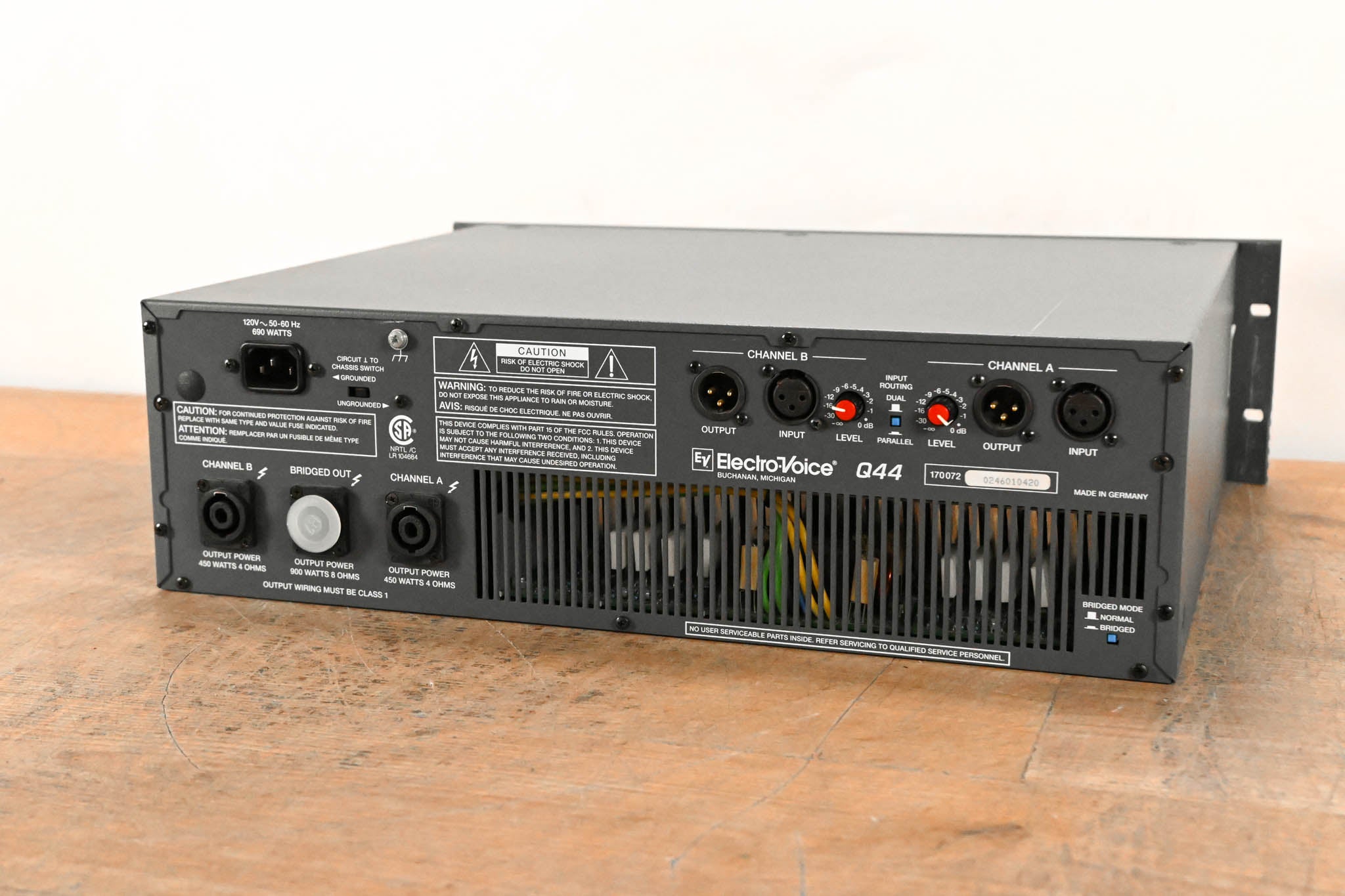 Electro-Voice (EV) Q44 Two-Channel Power Amplifier
