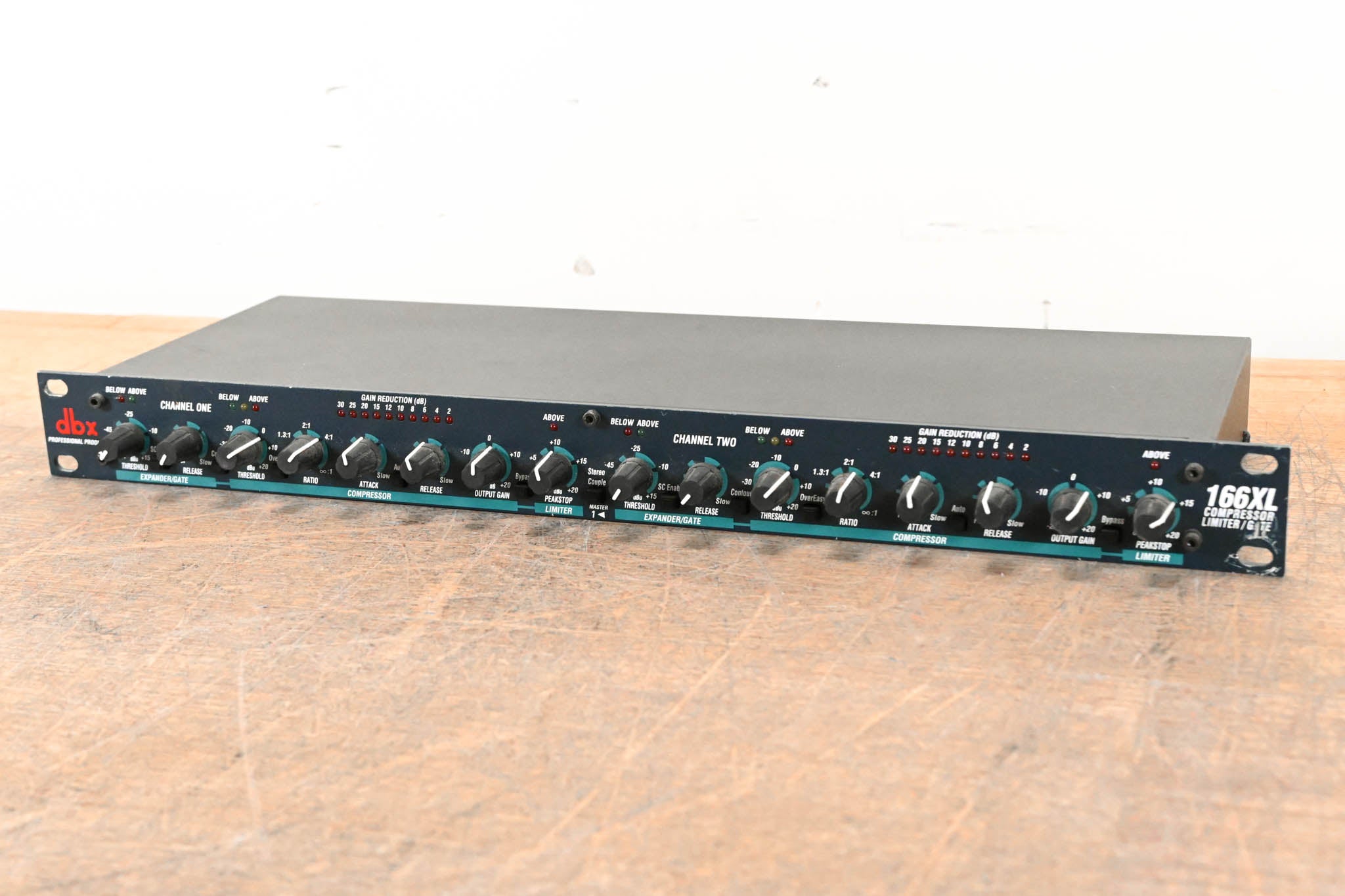 dbx 166XL 2-Channel Compressor/Limiter/Gate