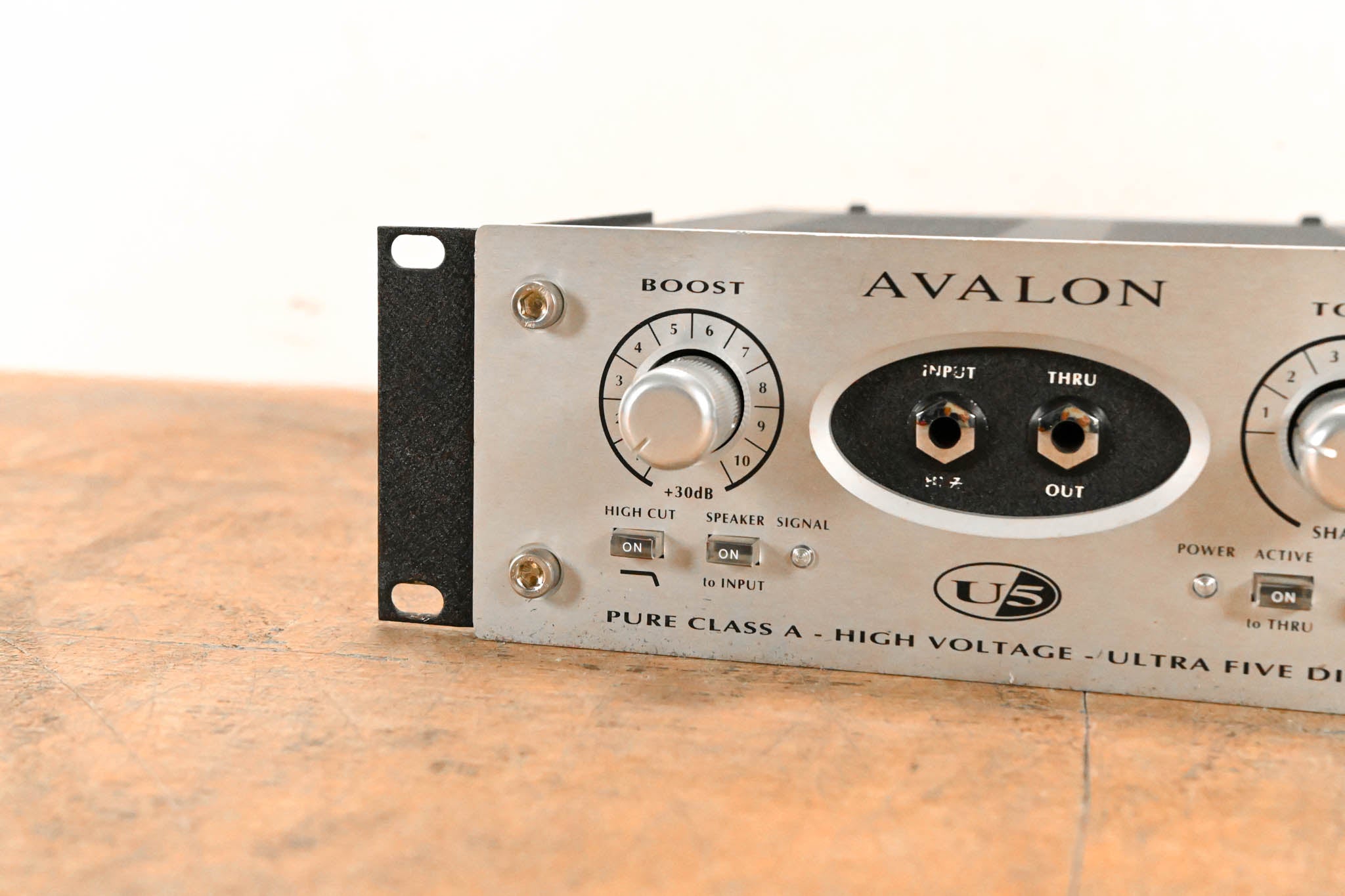 Avalon U5 Active Instrument Direct Box and Preamp
