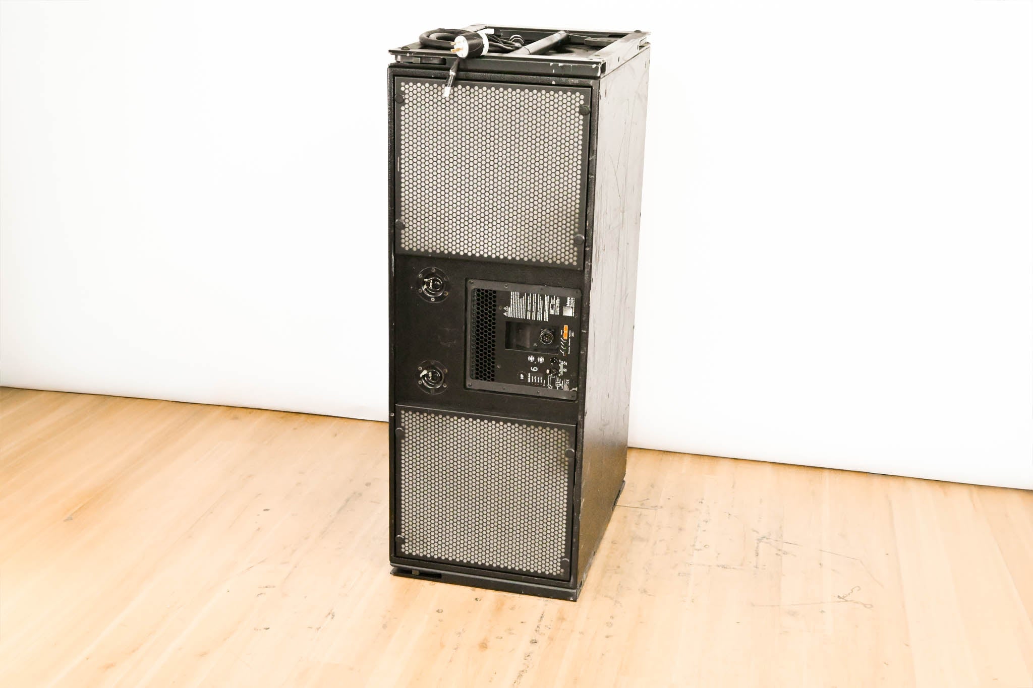 Meyer Sound M3D-SUB Active Directional Cardioid Subwoofer