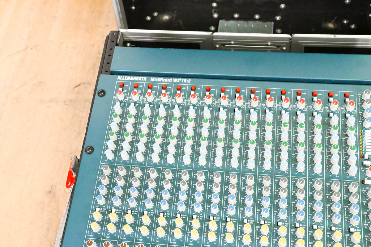 Allen & Heath MixWizard WZ3 16:2 16-Channel Analog Mixer w/ Road Case