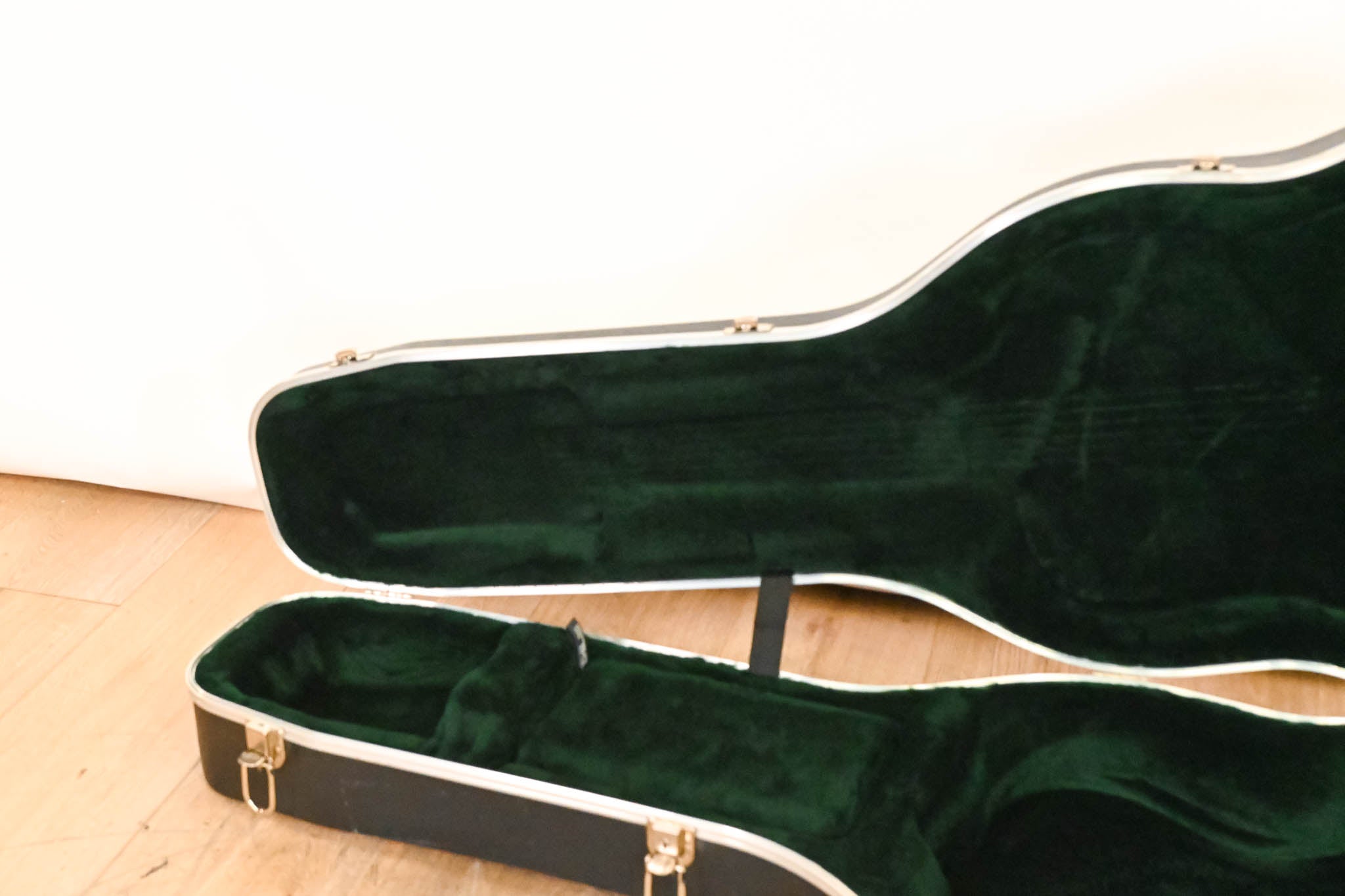 Martin 000 630 Molded Acoustic Guitar Case Black Green