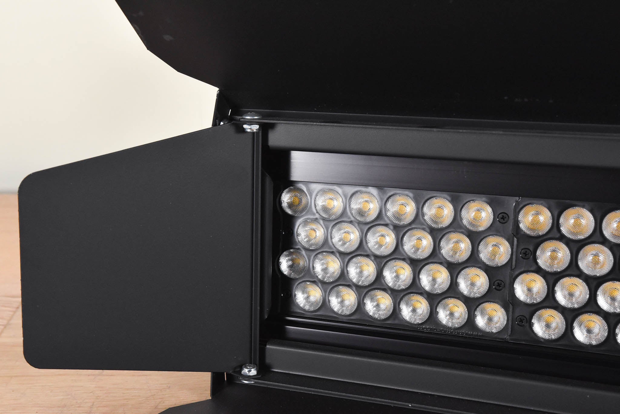 Chroma-Q Studio Force T 12 Tungsten White LED Fixture