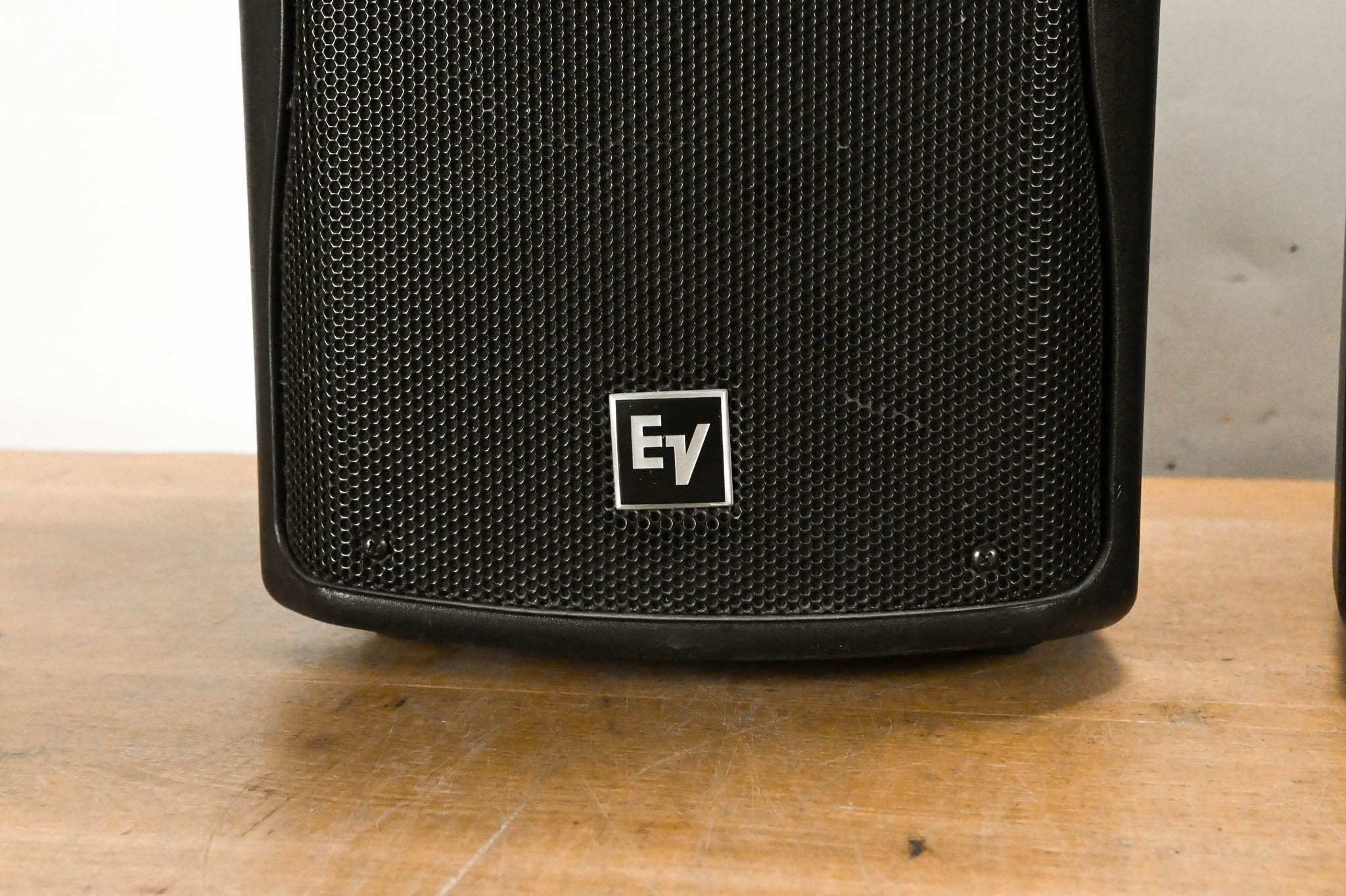 Electro-Voice (EV) ZX1-90 8-inch Two-Way Passive Loudspeaker (PAIR)