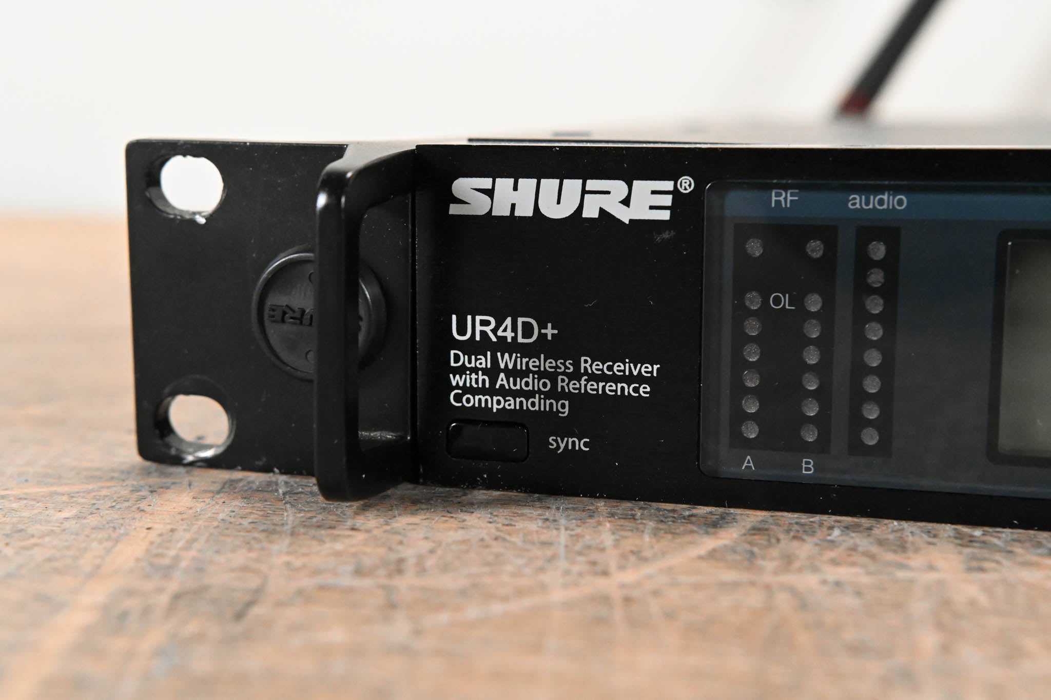 Shure UR4D+ Dual Wireless Receiver w/ two Bodypacks J5 Band: 578-638 MHz