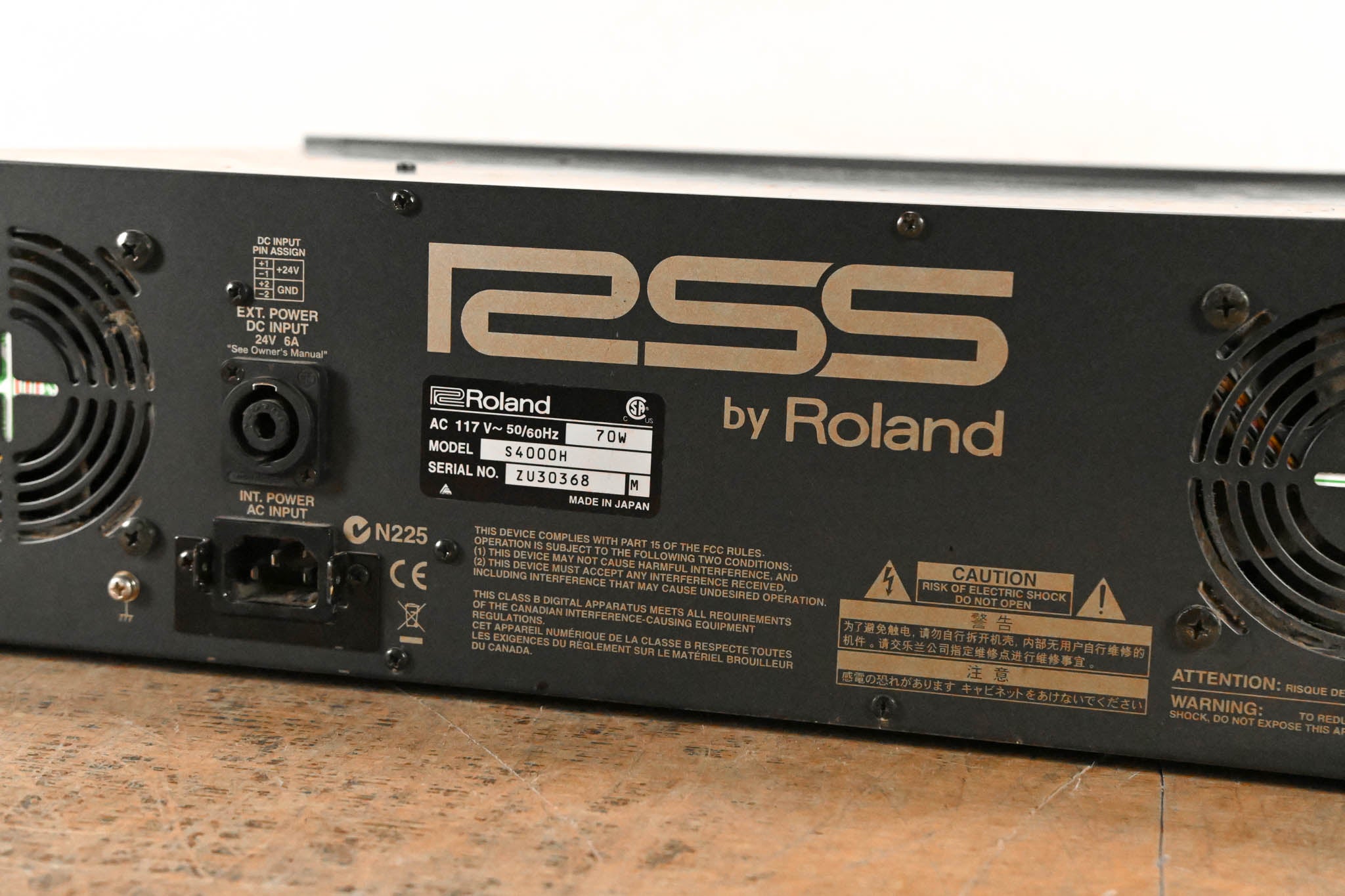 Roland S-4000H Digital Snake 32 x 8 Front of House Unit
