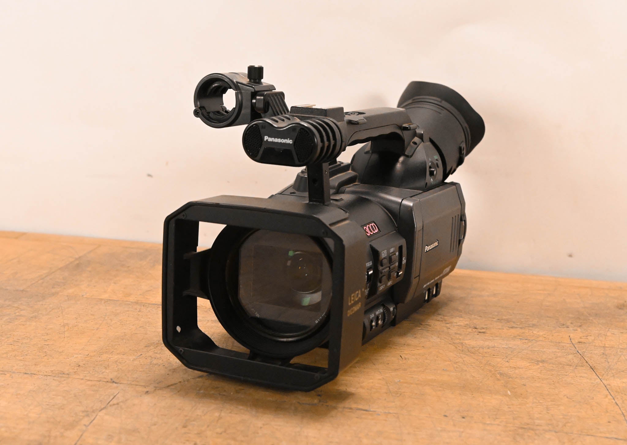 Panasonic AG-DVX100B 3-CCD Mini-DV Cinema Video Camcorder