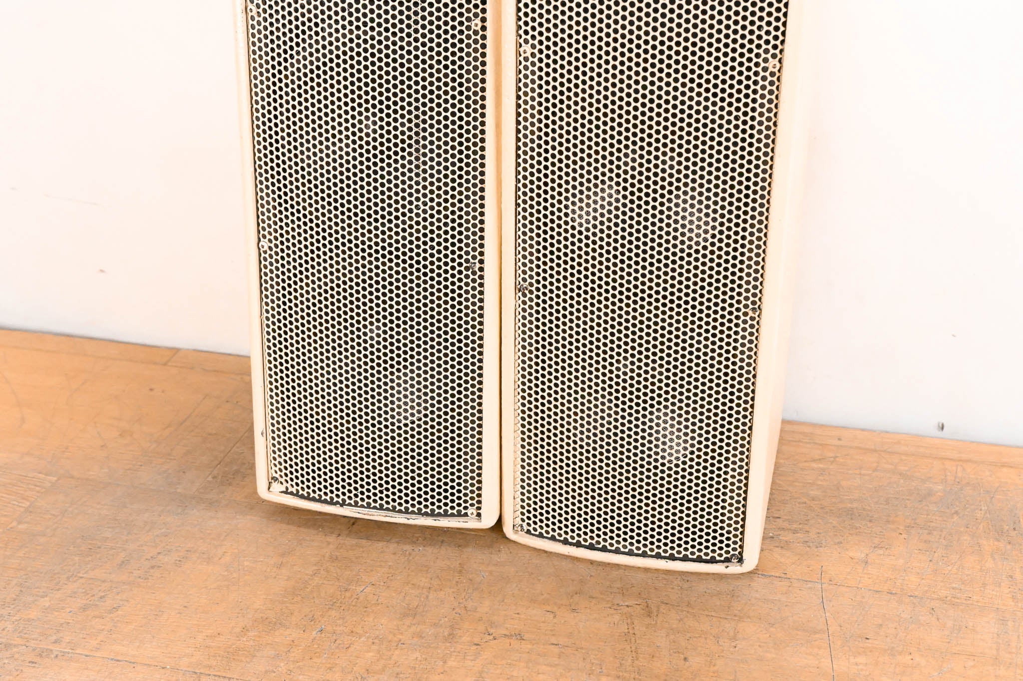 EAW UB52 Two-Way Full-Range Loudspeaker - White (PAIR)