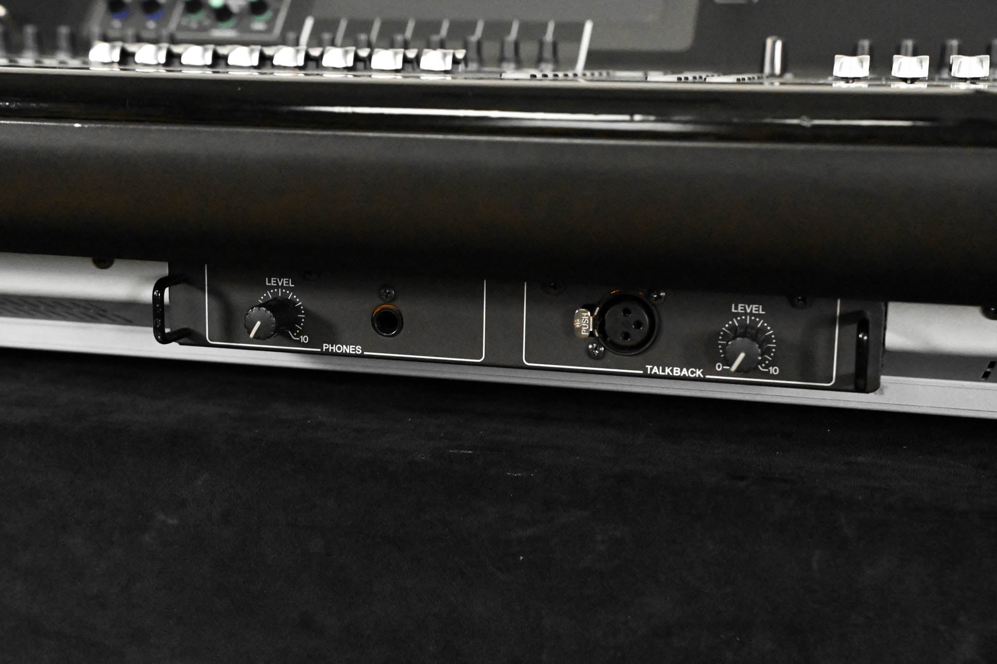 Yamaha CL5 72-Channel Digital Mixing Console