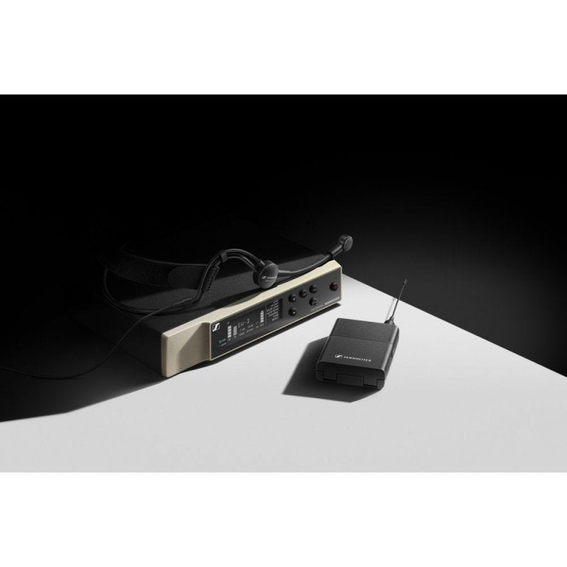 Digital wireless headmic set