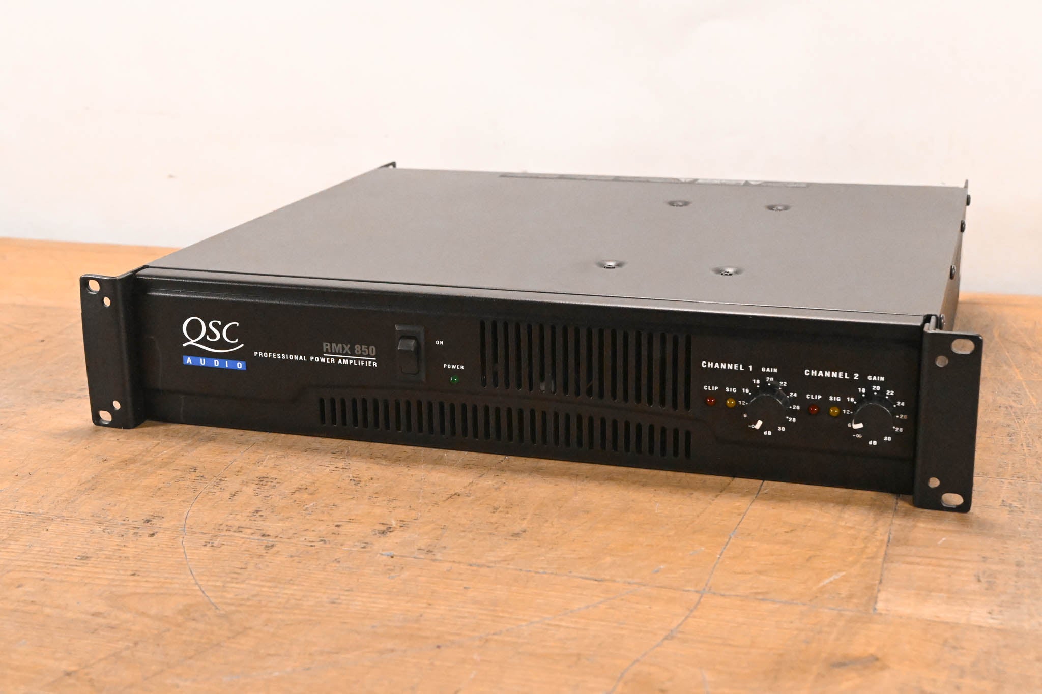QSC RMX850 2-Channel Power Amplifier