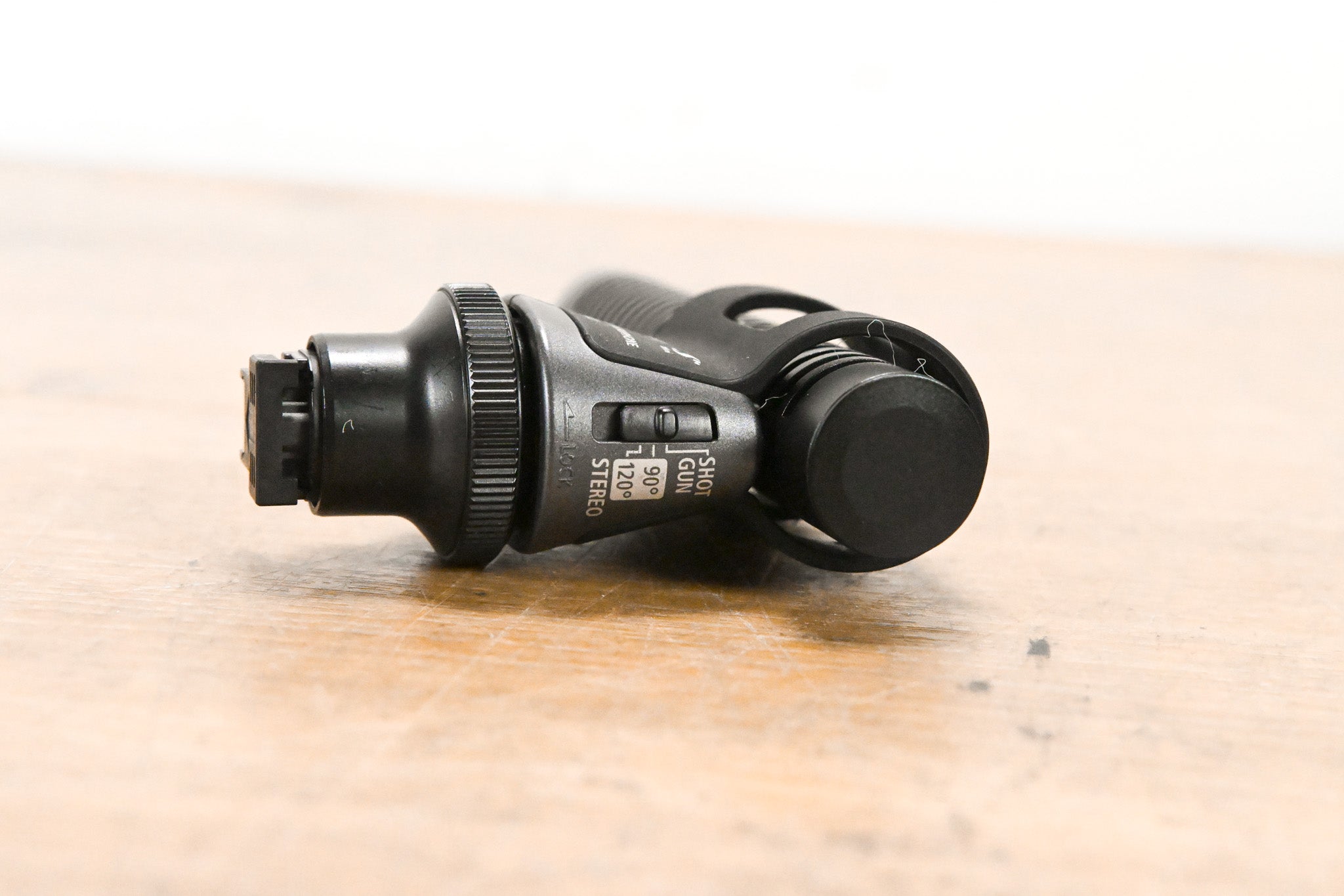 Canon DM-100 Camera-Mount Directional/Stereo Microphone