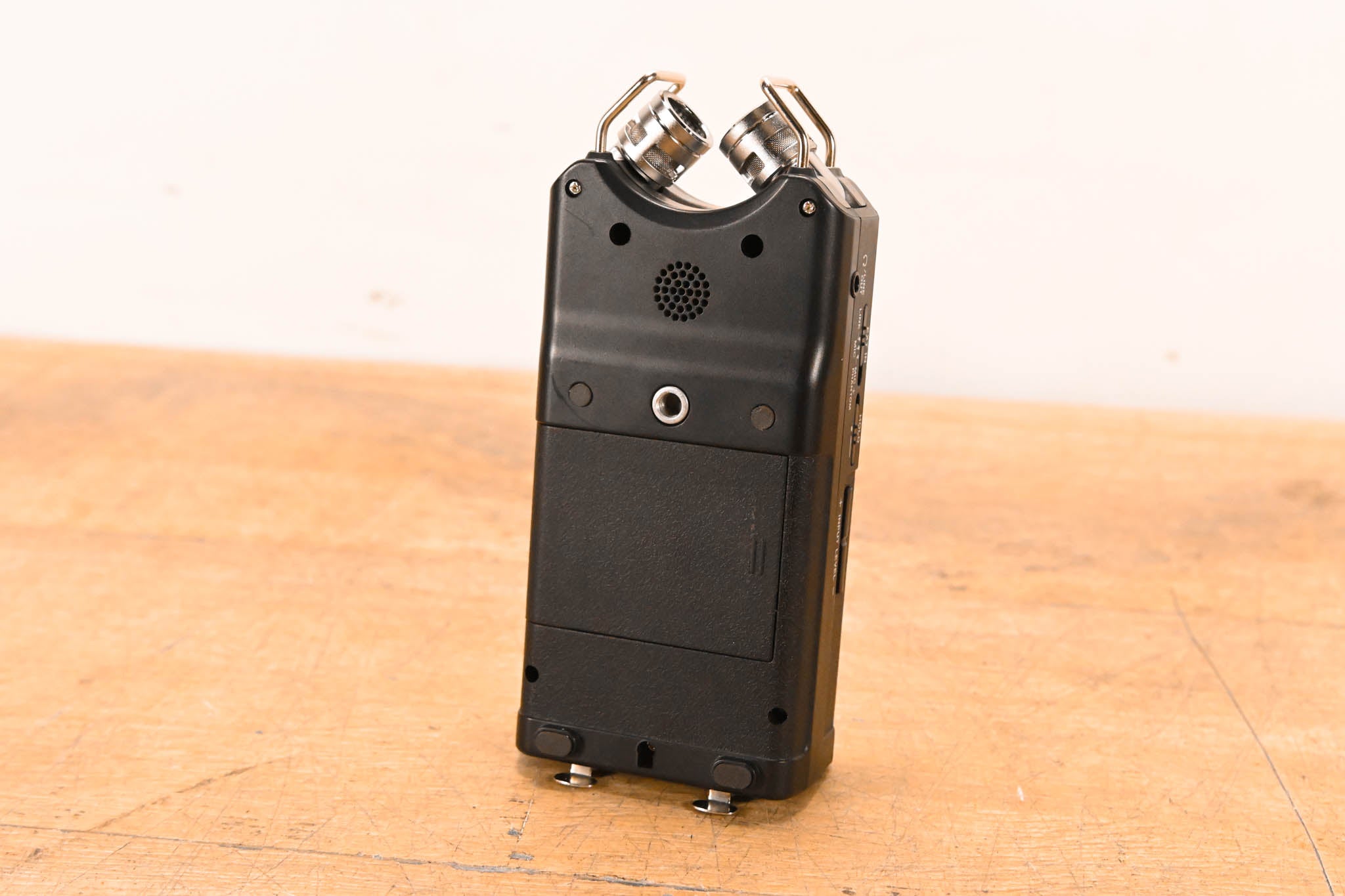 TASCAM DR-40 Handheld 4-Track Recorder