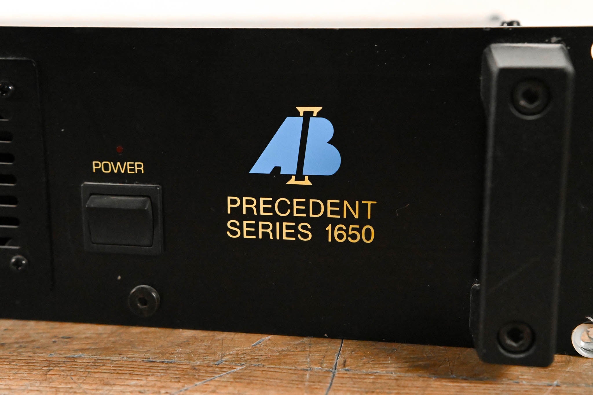 AB International 1650 2-Channel Power Amplifier