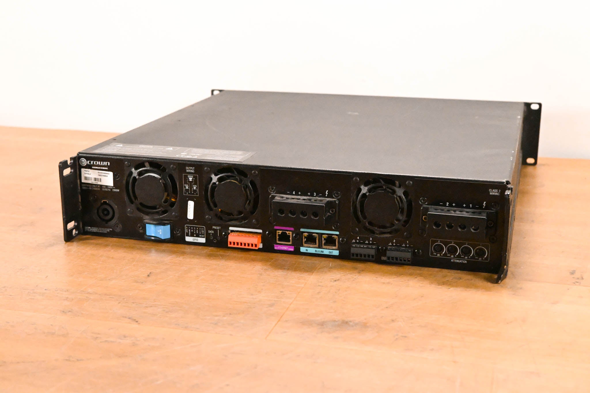 Crown DCi 4|2400N Four-Channel, 2400W @ 4Ω Power Amplifier with BLU link
