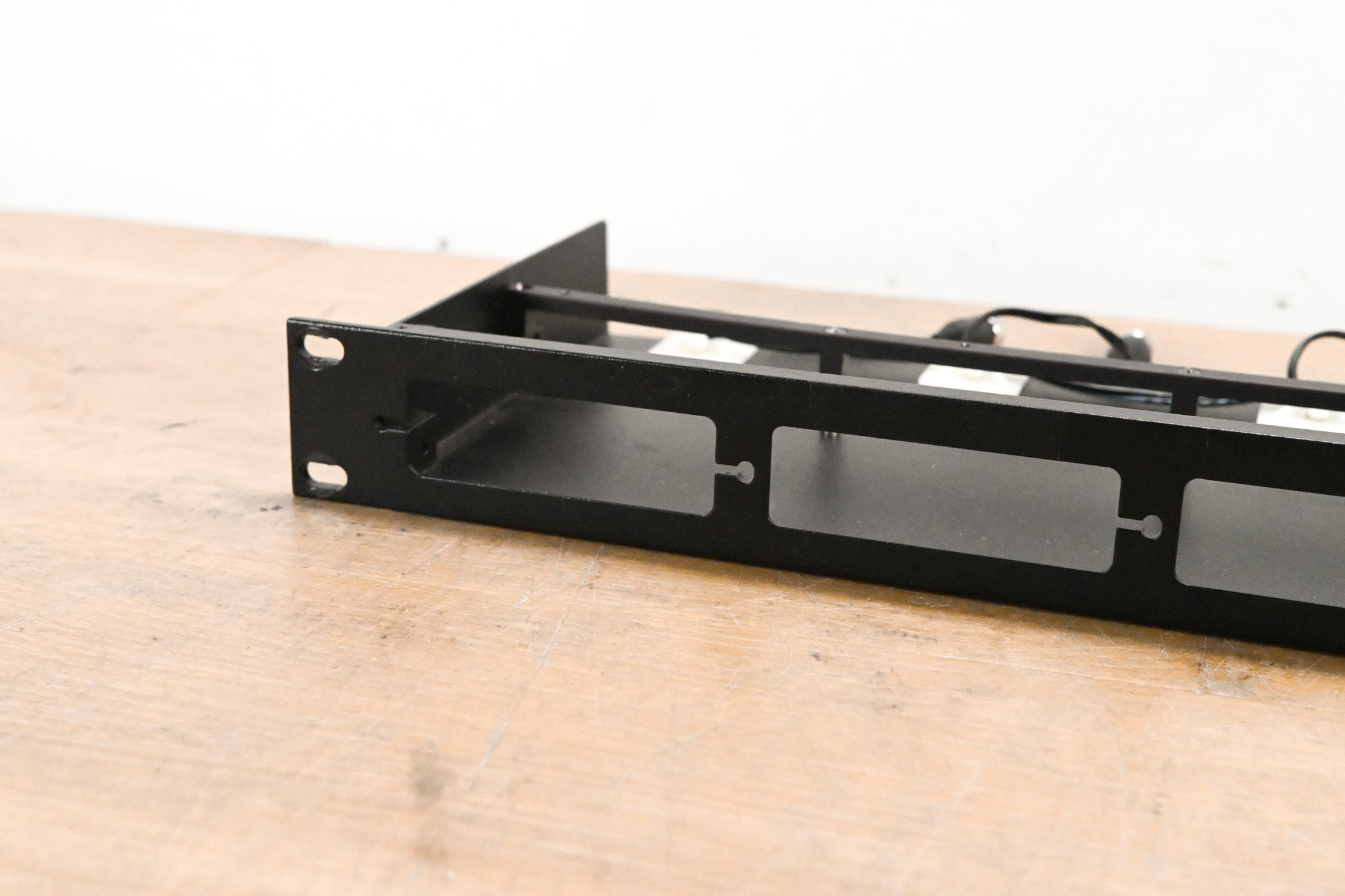 Lectrosonics RMP195 Four Bay Rackmount w/ Mean Well RS-25-15 PSU