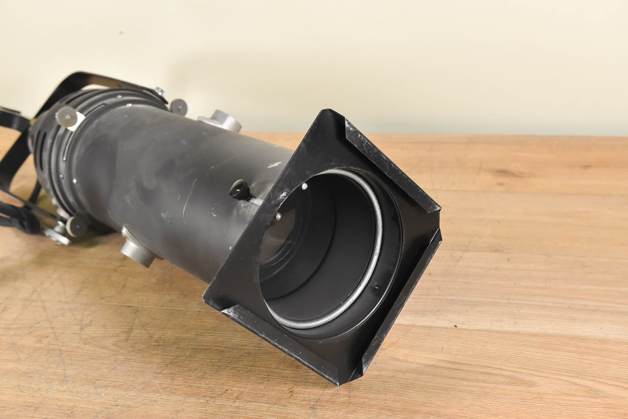 L&E AQ61 Ellipsoidal Light (Unknown Lens Degree)