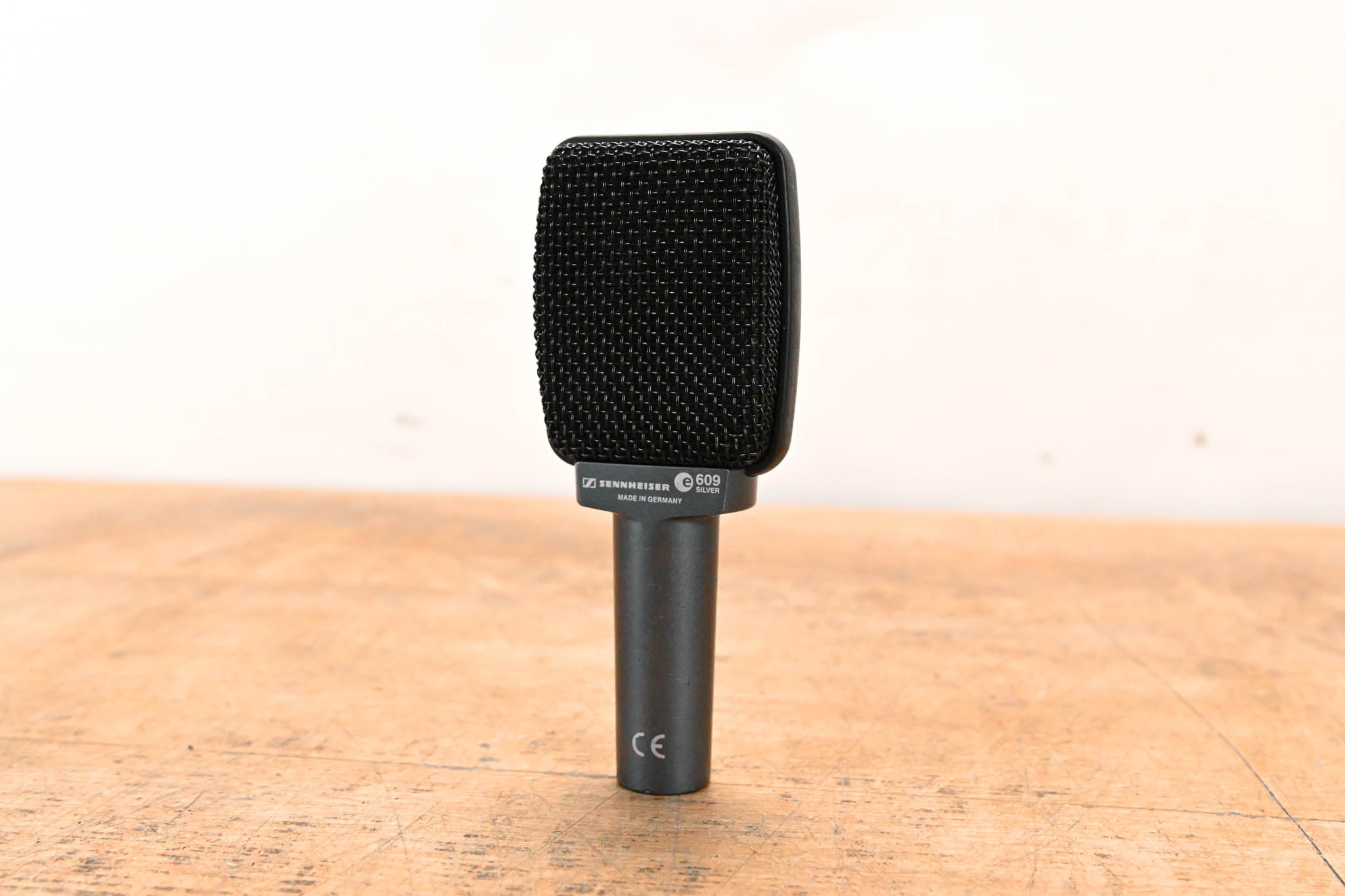 Sennheiser e 609 Silver Supercardioid Dynamic Microphone