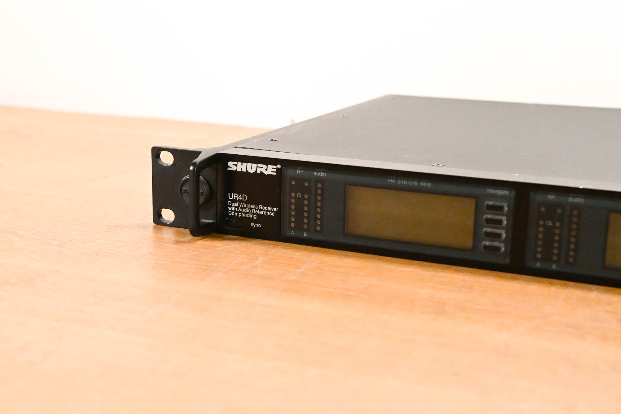 Shure UR4D Dual-Channel UHF Wireless Receiver - H4 Band: 518-578 MHz