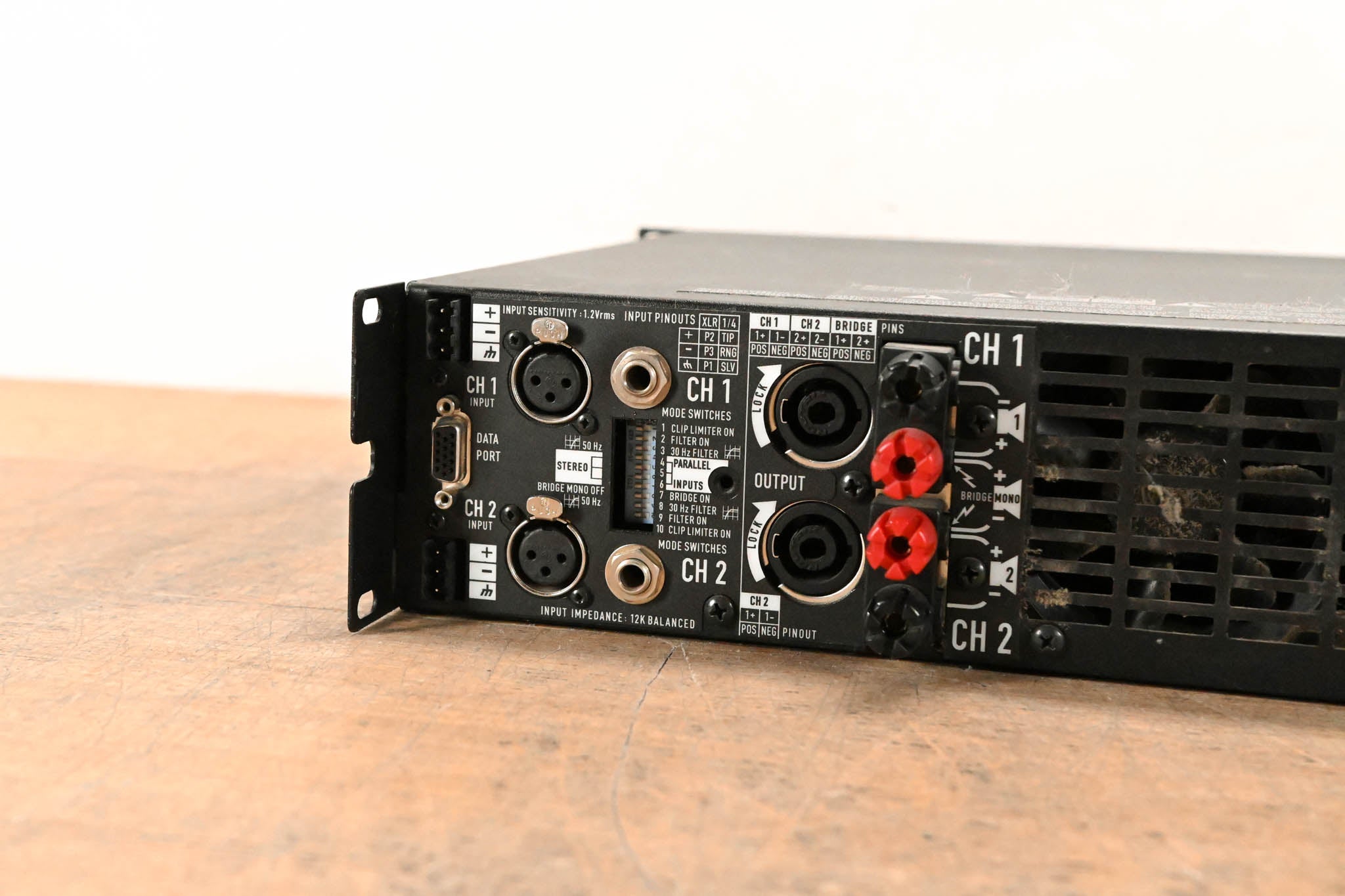 QSC PL230 PowerLight 2 Series 2-Channel 1500W Power Amplifier