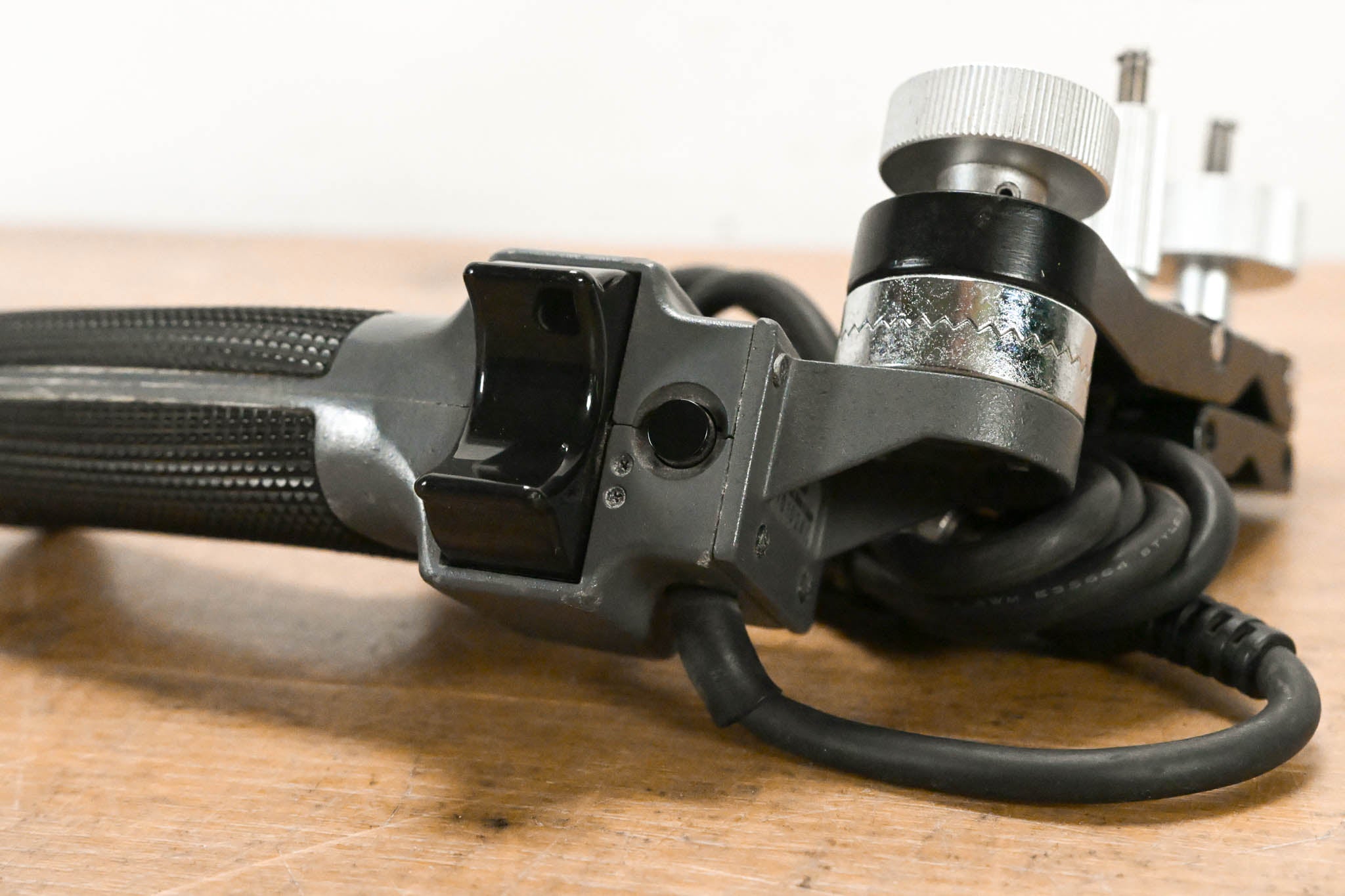 Canon ZSG-200M Zoom Servo Grip Controller w/ CR-10 Clamper