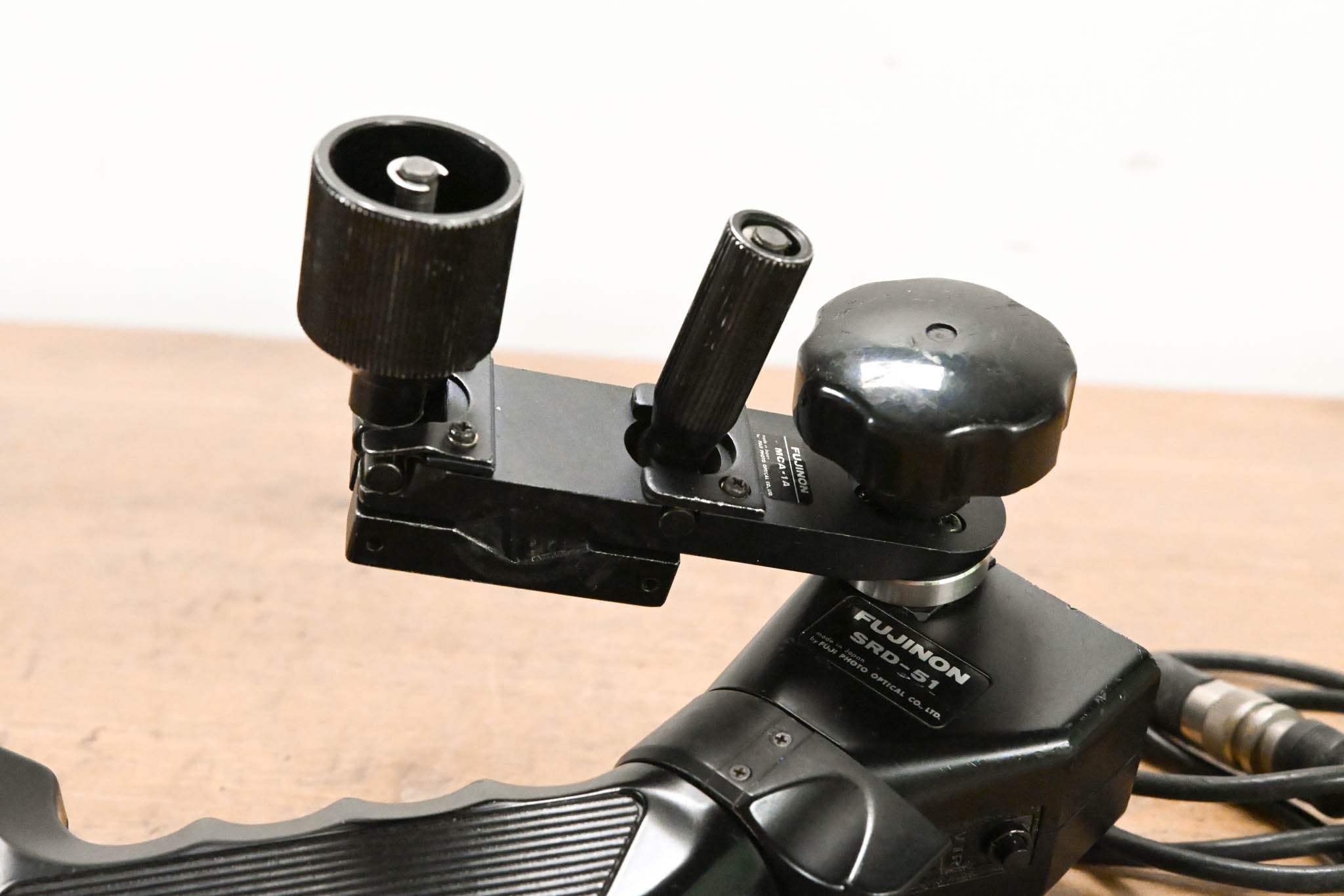 Fujinon SRD-51 Zoom Controller w/ MCA-1A Mounting Clamp