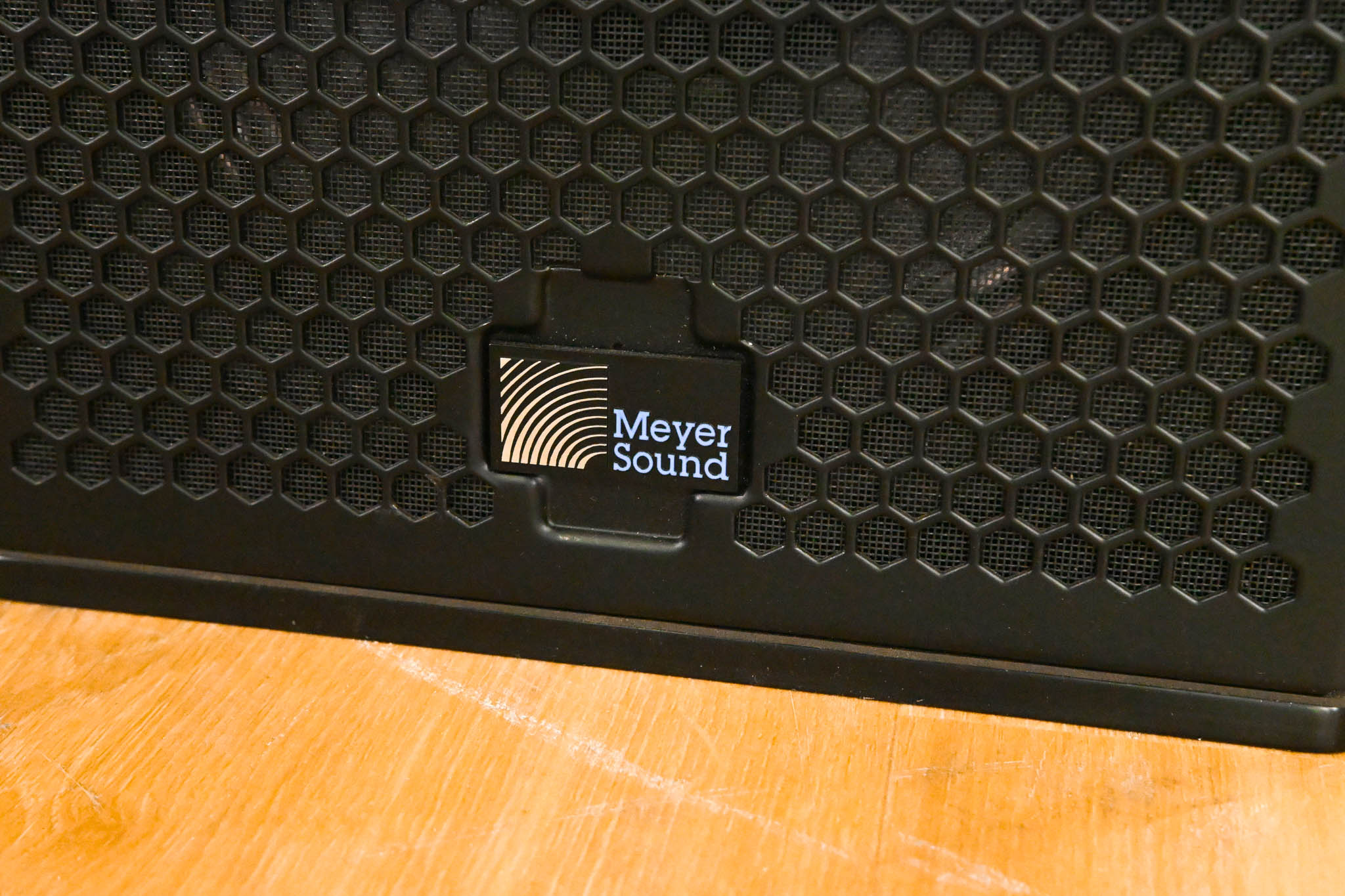Meyer Sound UPJ-1P Compact VariO Loudspeaker (PAIR)