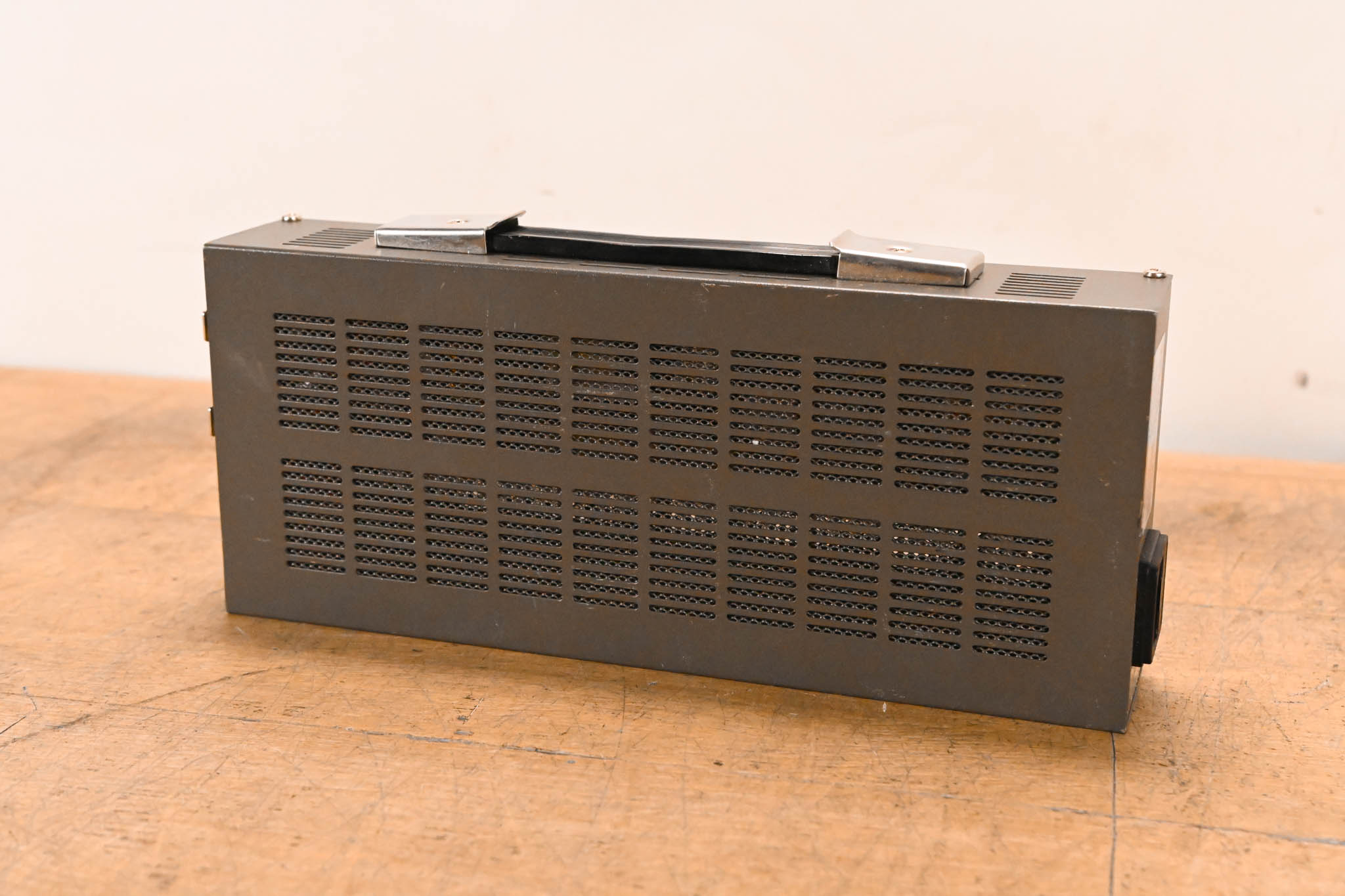 IDX System Technology IA-200a Dual-Channel Camera Power Supply