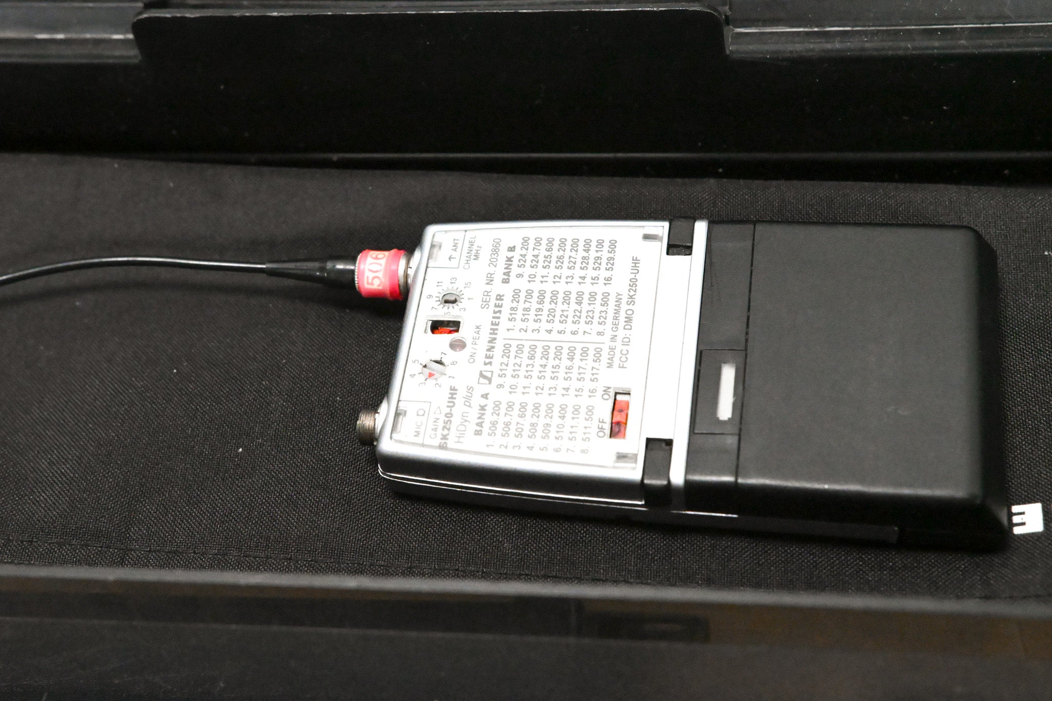 Sennheiser EM 3032-U Mikroport Receiver w/ SK250 Bodypacks 506-530 MHz