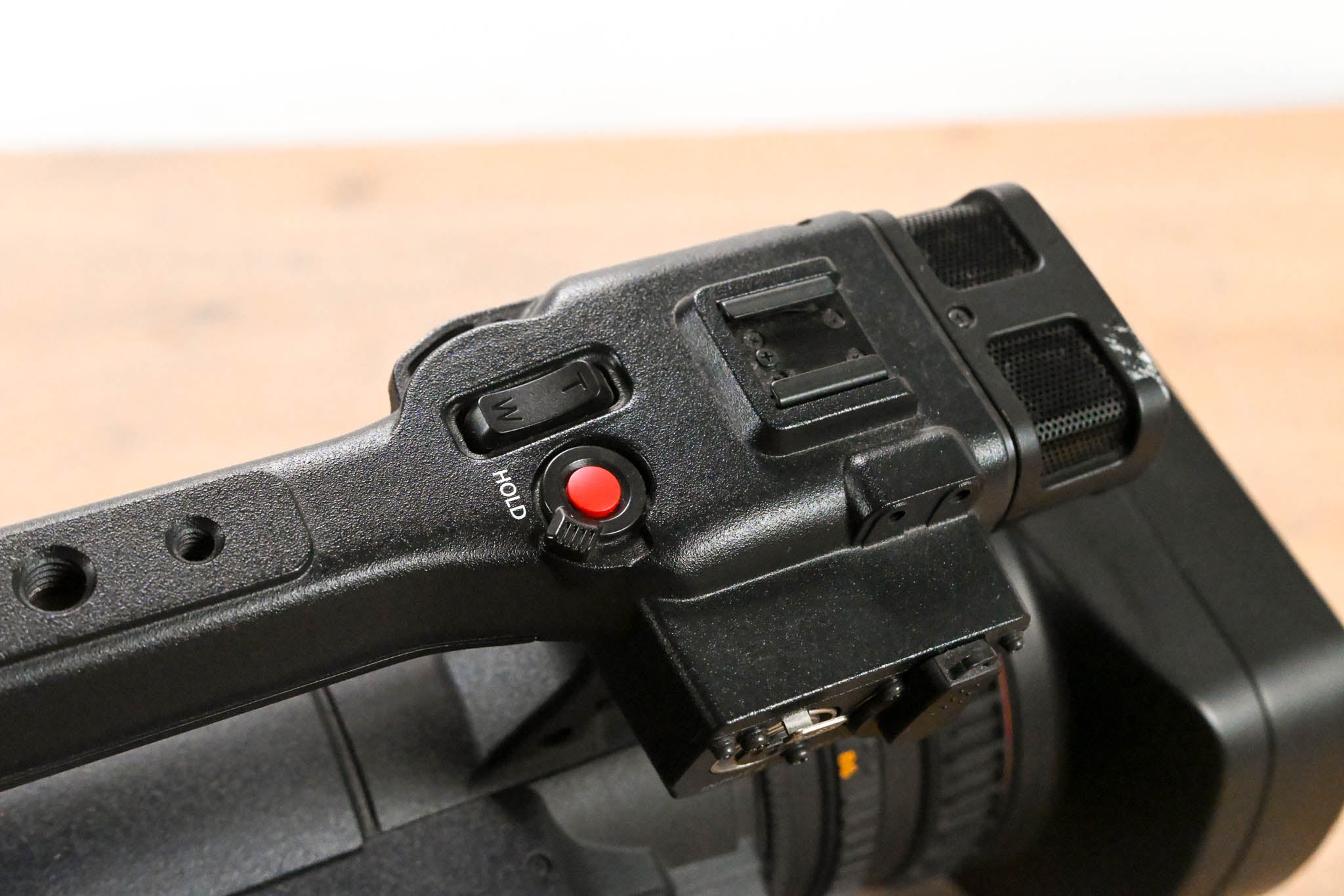 Panasonic AG-HPX250P P2 HD Handheld Camcorder