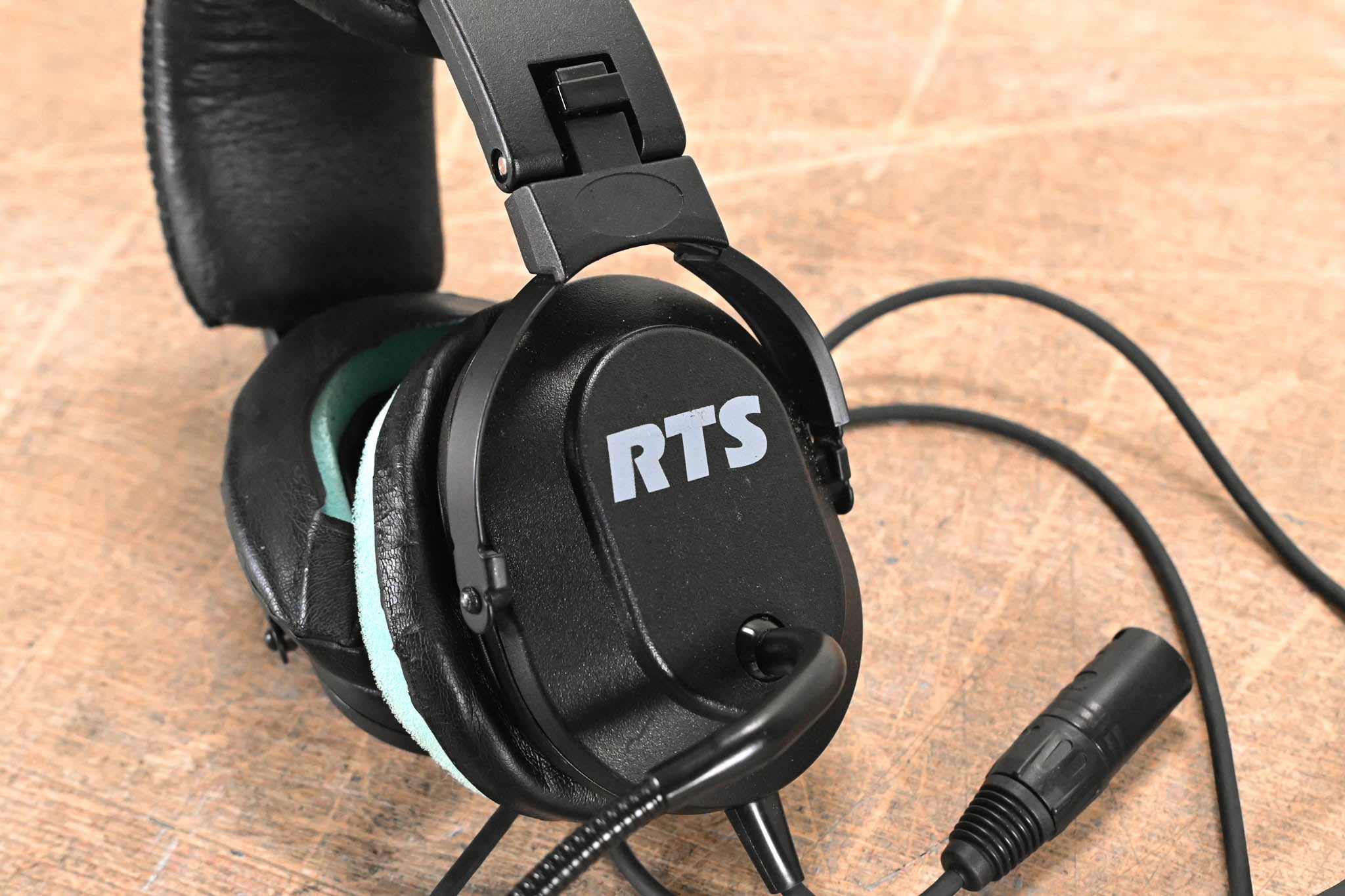 RTS HR-2 A4M Dual-Sided Full-Cushion Medium-Weight Intercom Headset