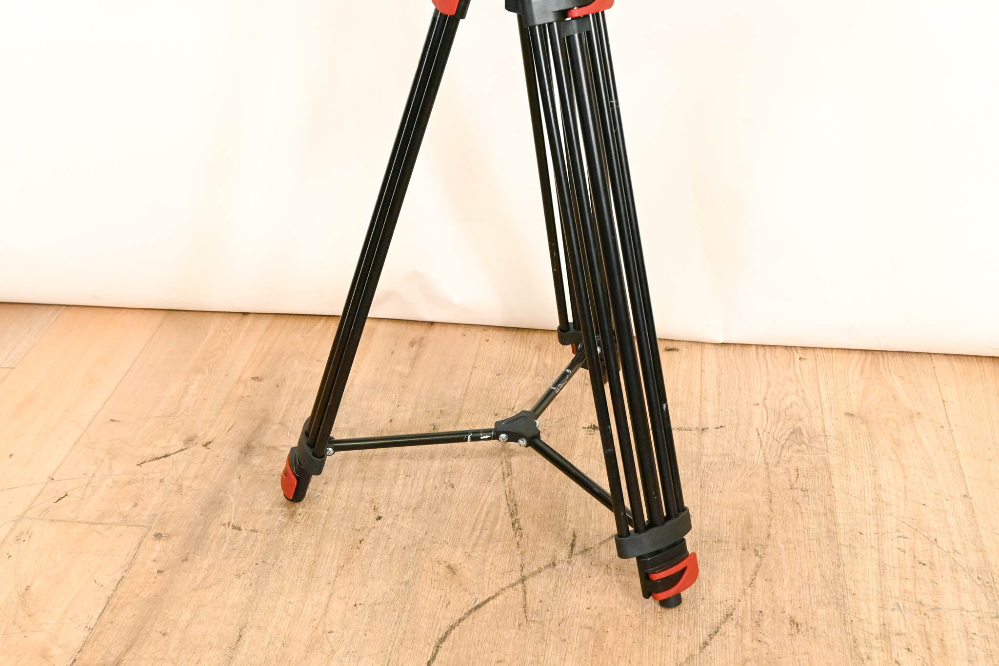 Neewer TP37 74" Video Tripod with Fluid Head