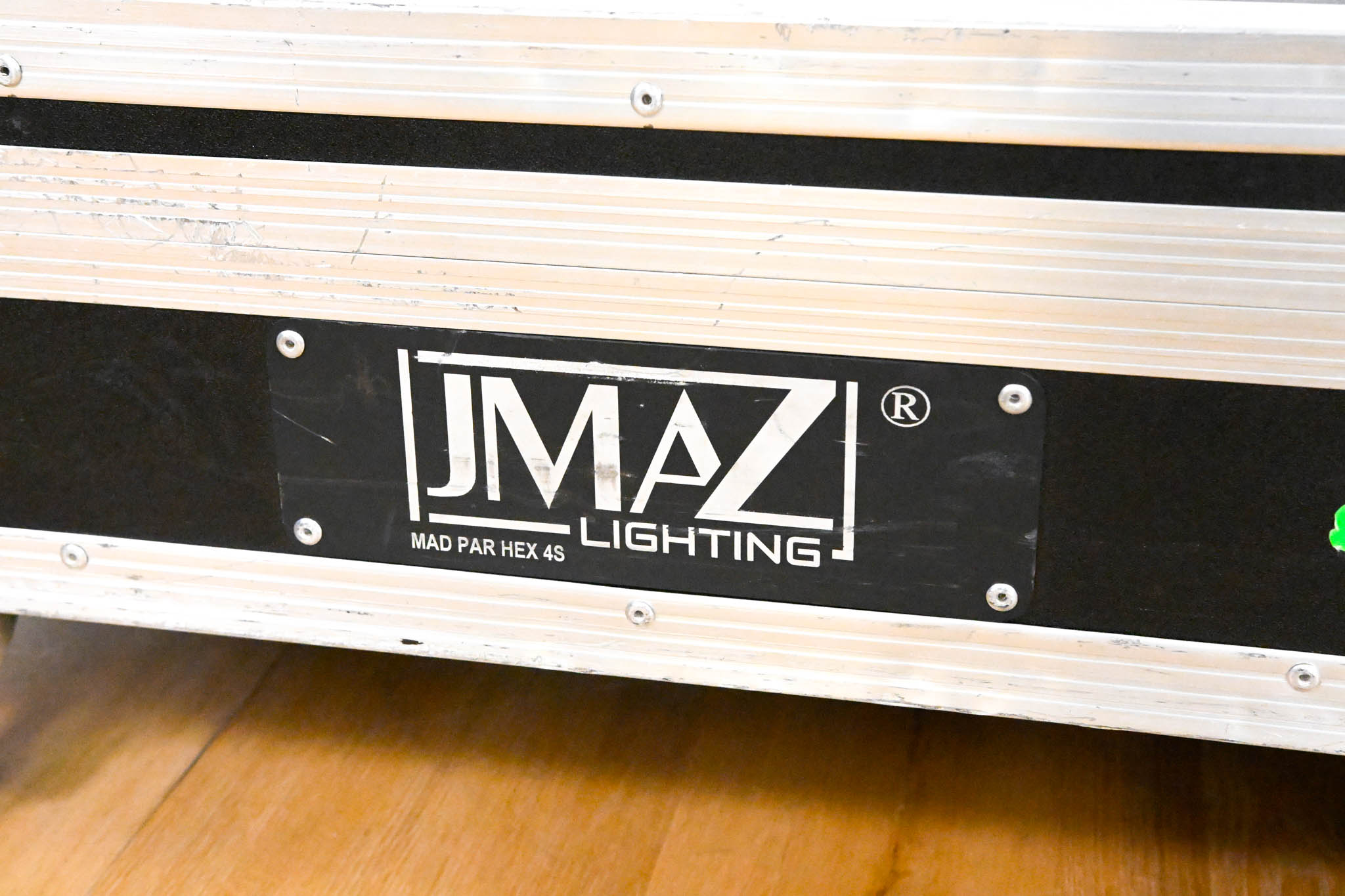 JMAZ Lighting MAD PAR HEX 4S Battery LED Uplight Kit w/ Charging Case