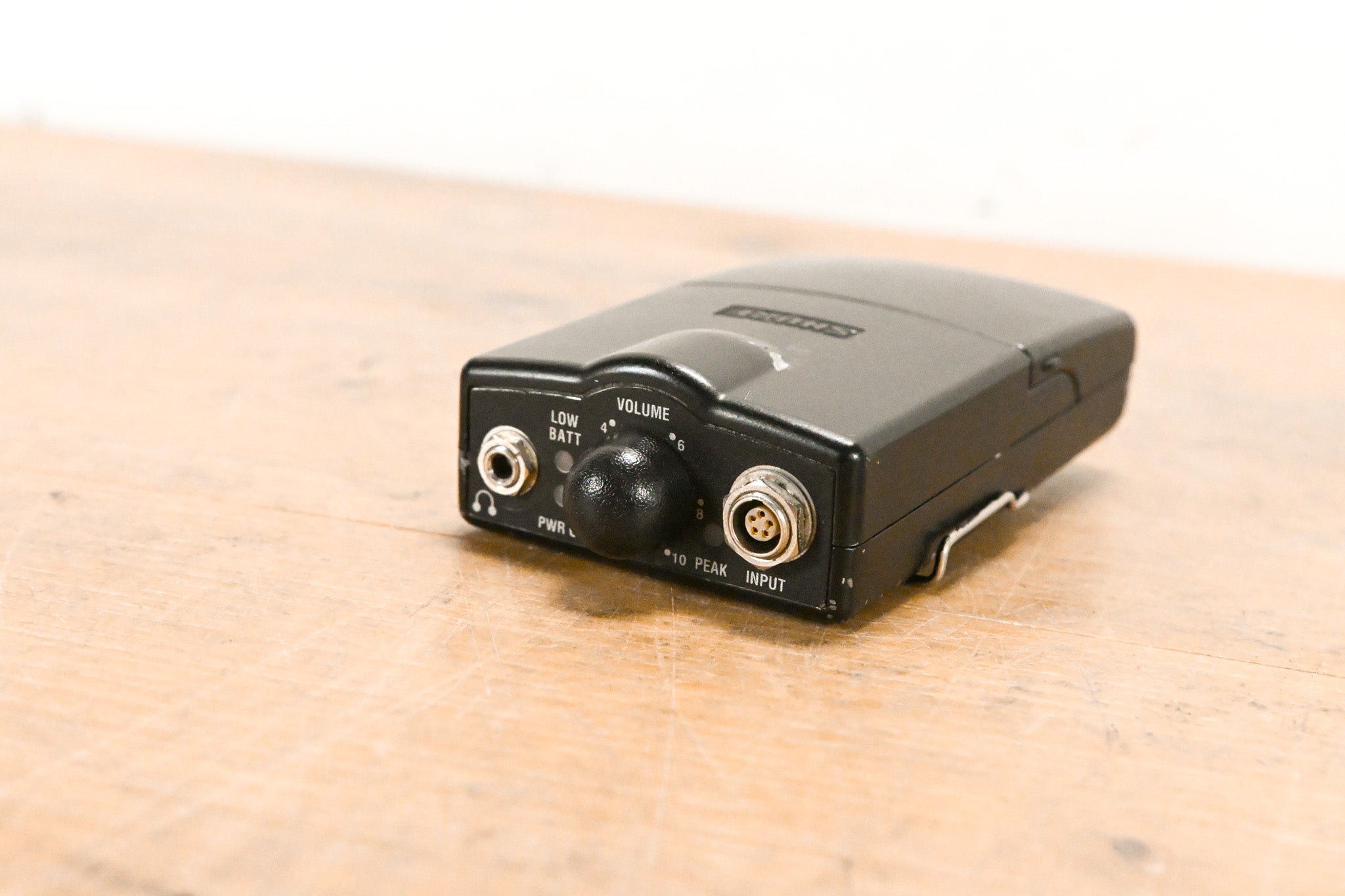 Shure P6HW Wired Bodypack Receiver