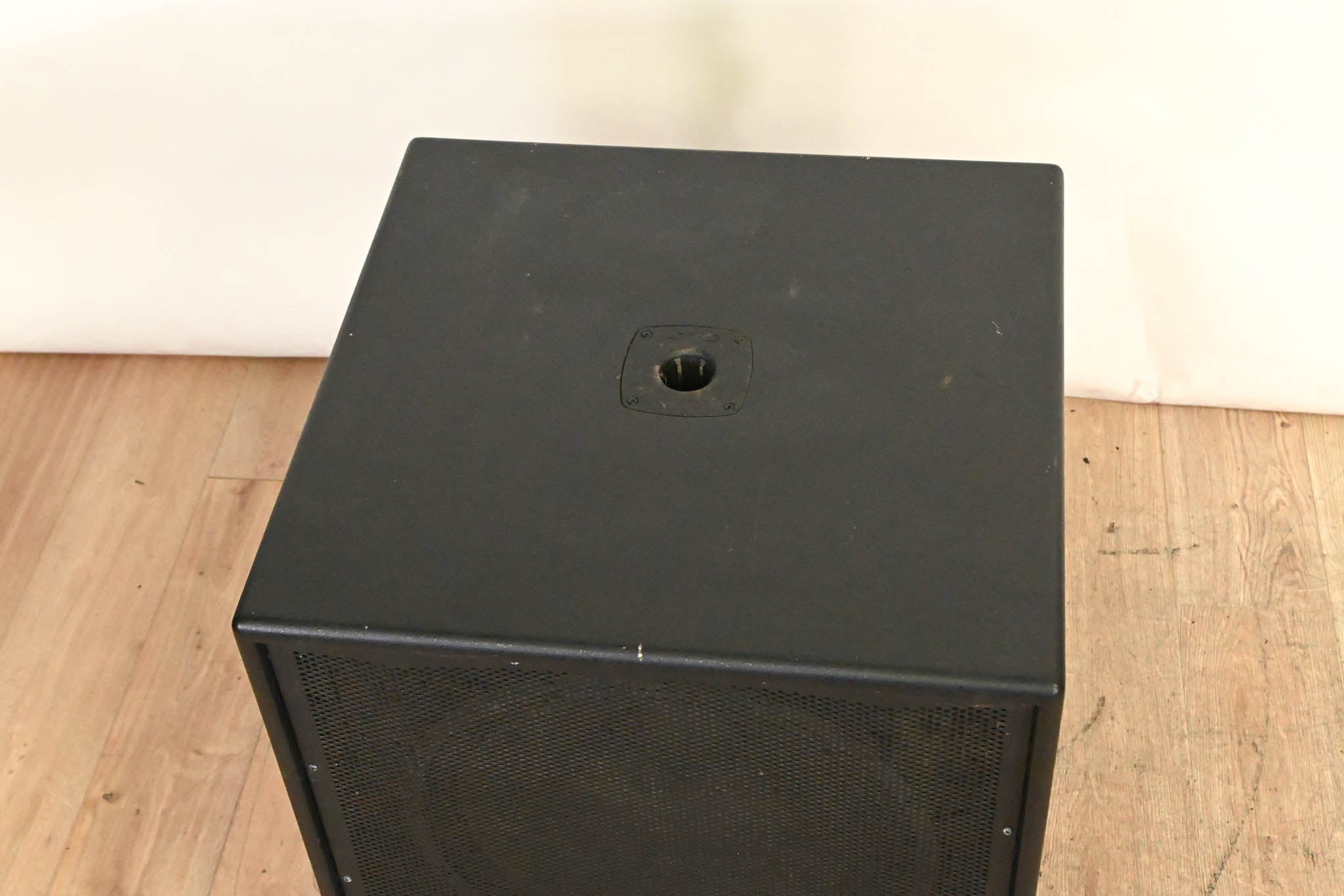 QSC HPR181W 18" Powered Subwoofer