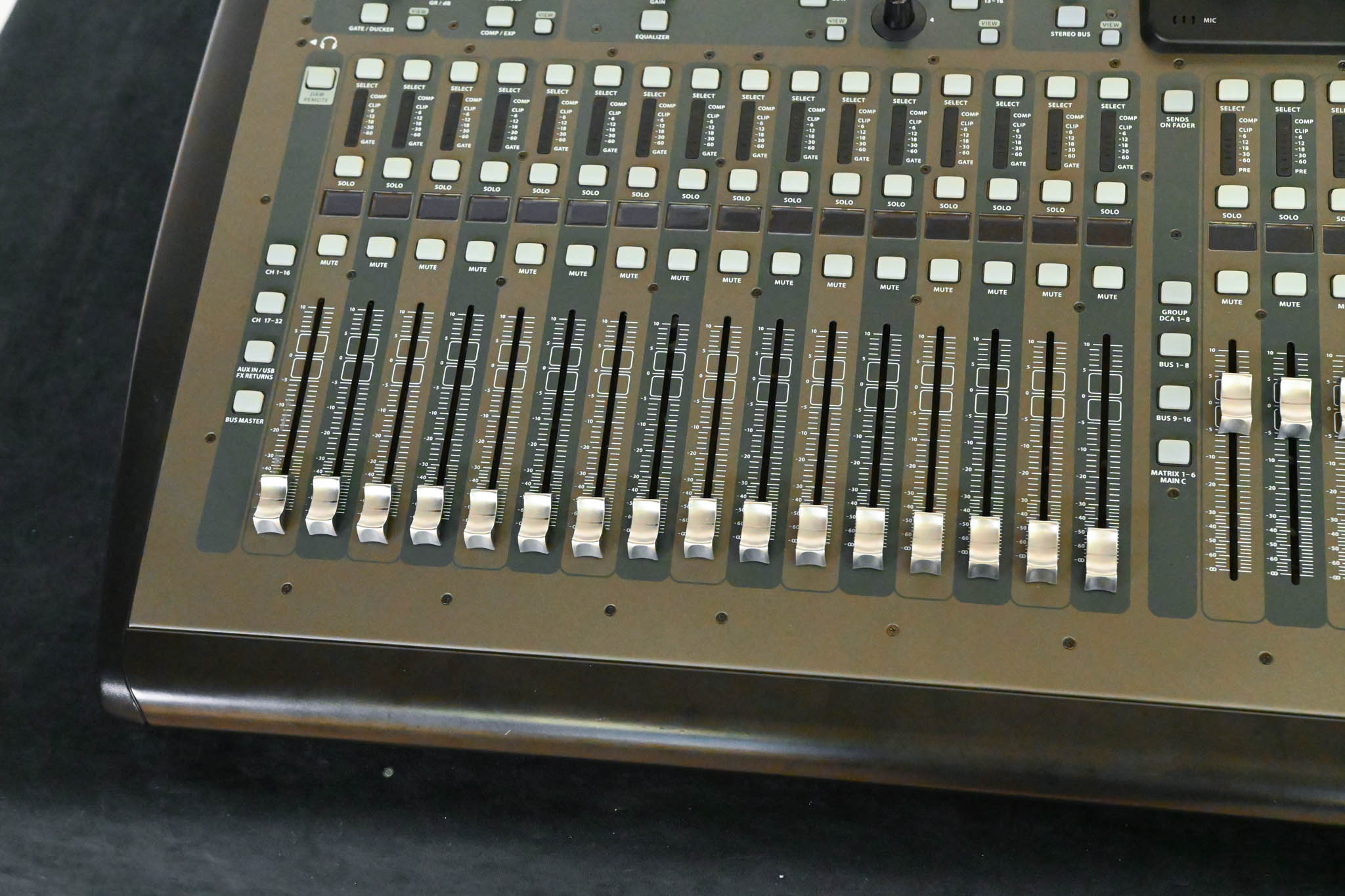 Behringer X32 40-Channel Digital Mixing Console