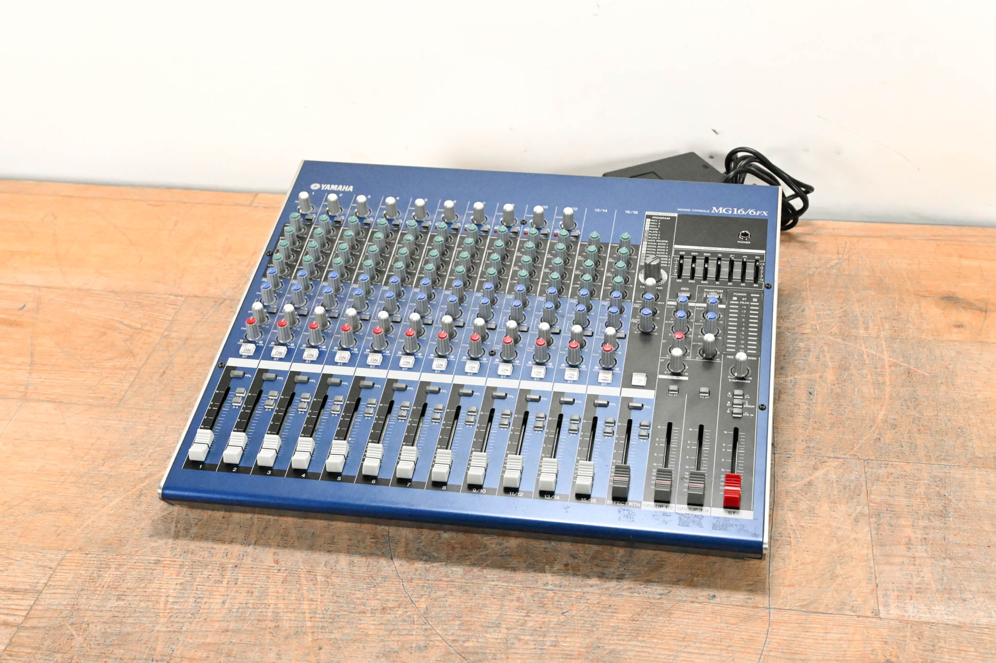 Yamaha MG16/6FX 16-Channel 6-Bus Analog Mixing Console