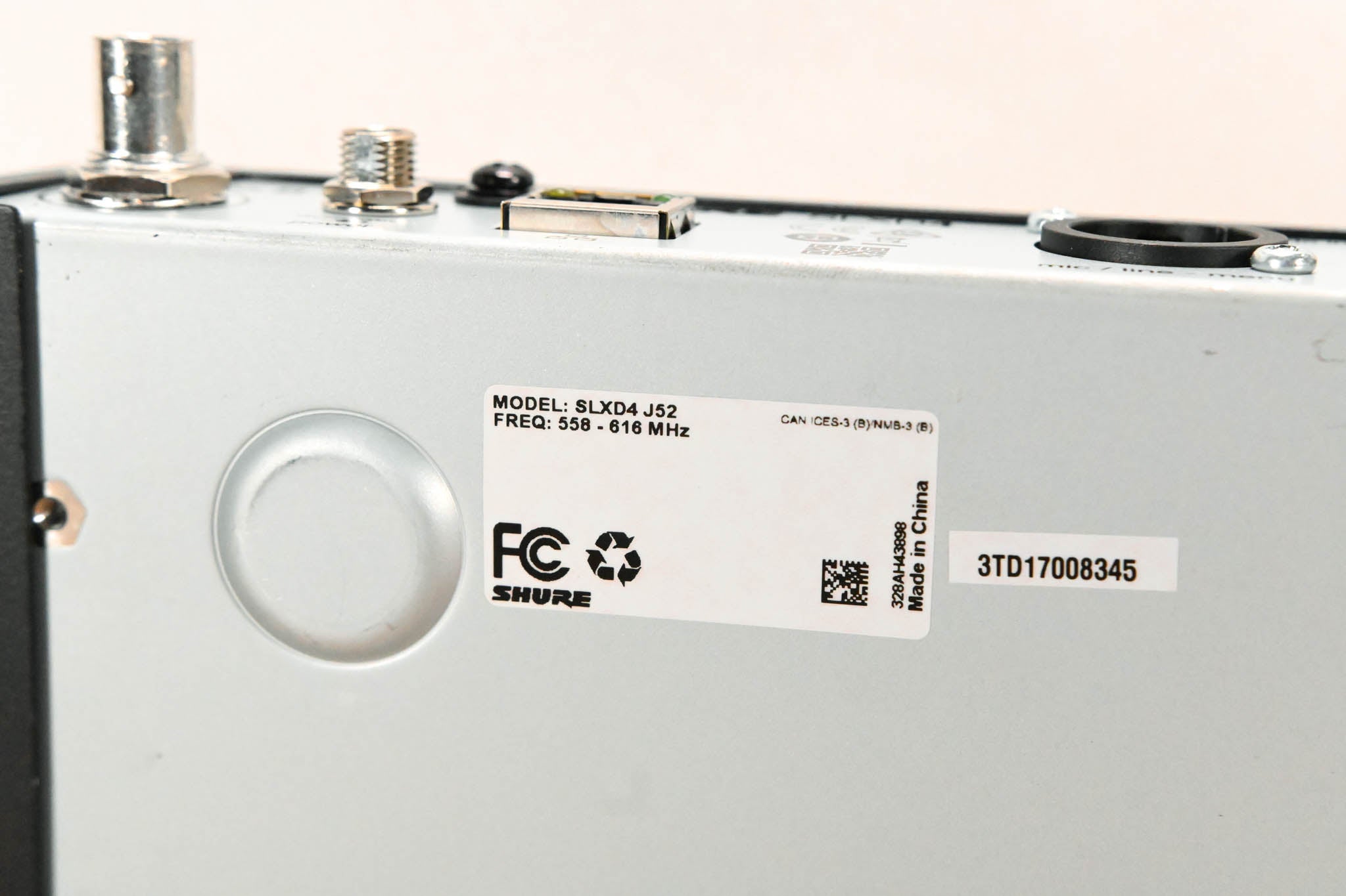 Shure SLXD4 Wireless Receiver - J52 Band: 558-602 / 614-616 MHz (NO PSU)