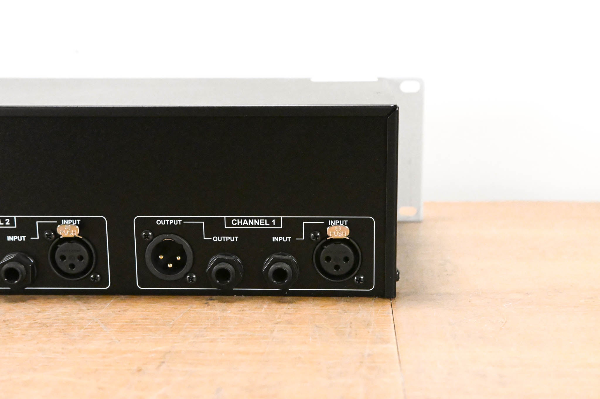 dbx 231s Two-Channel 31-Band Equalizer