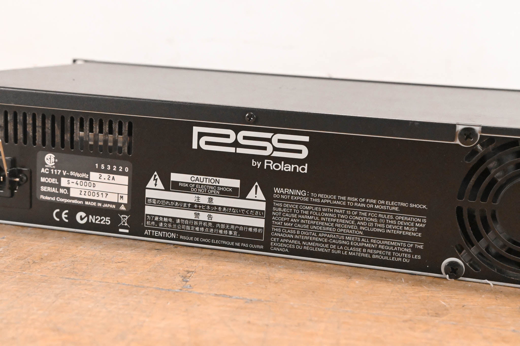 Roland S-4000D Splitter and Power Distributor for M-48 Personal Mixers