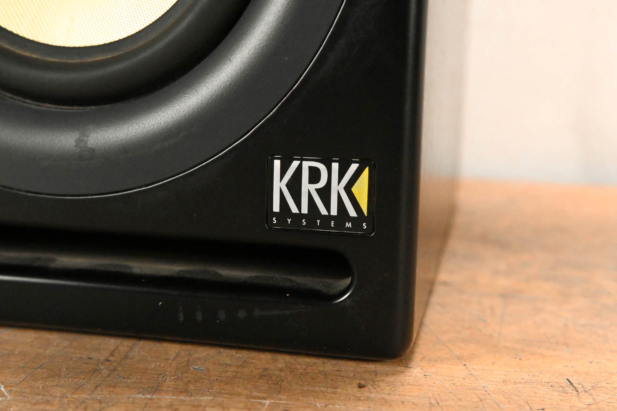 KRK Rokit 5 G1 5-inch Powered Studio Monitor