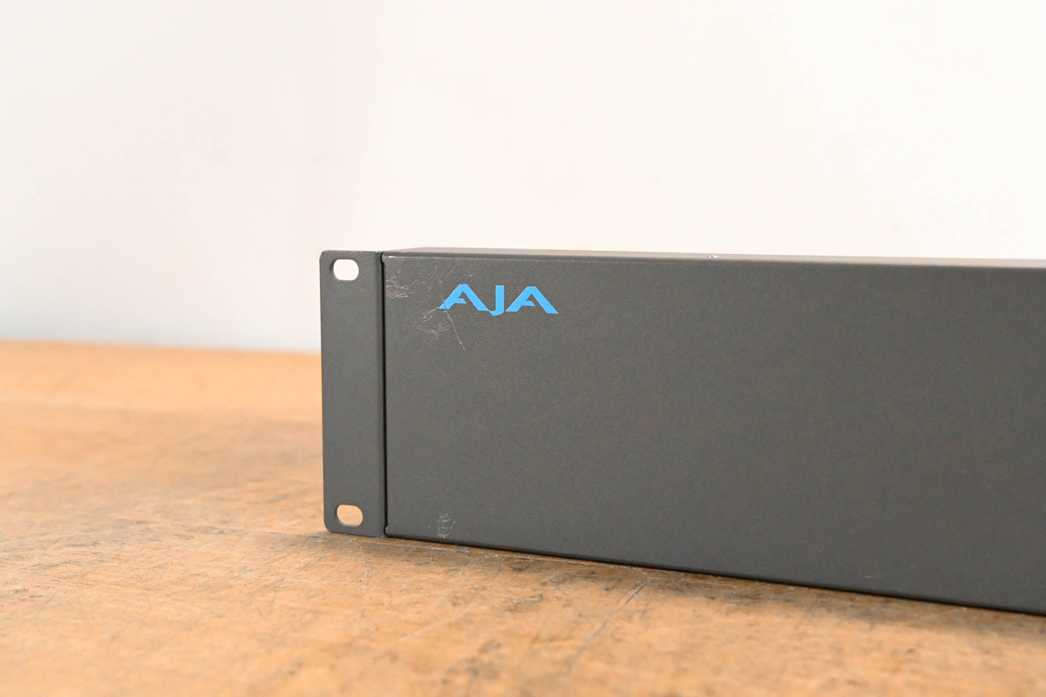 AJA KUMO 3232 2RU Compact 3G-SDI Router